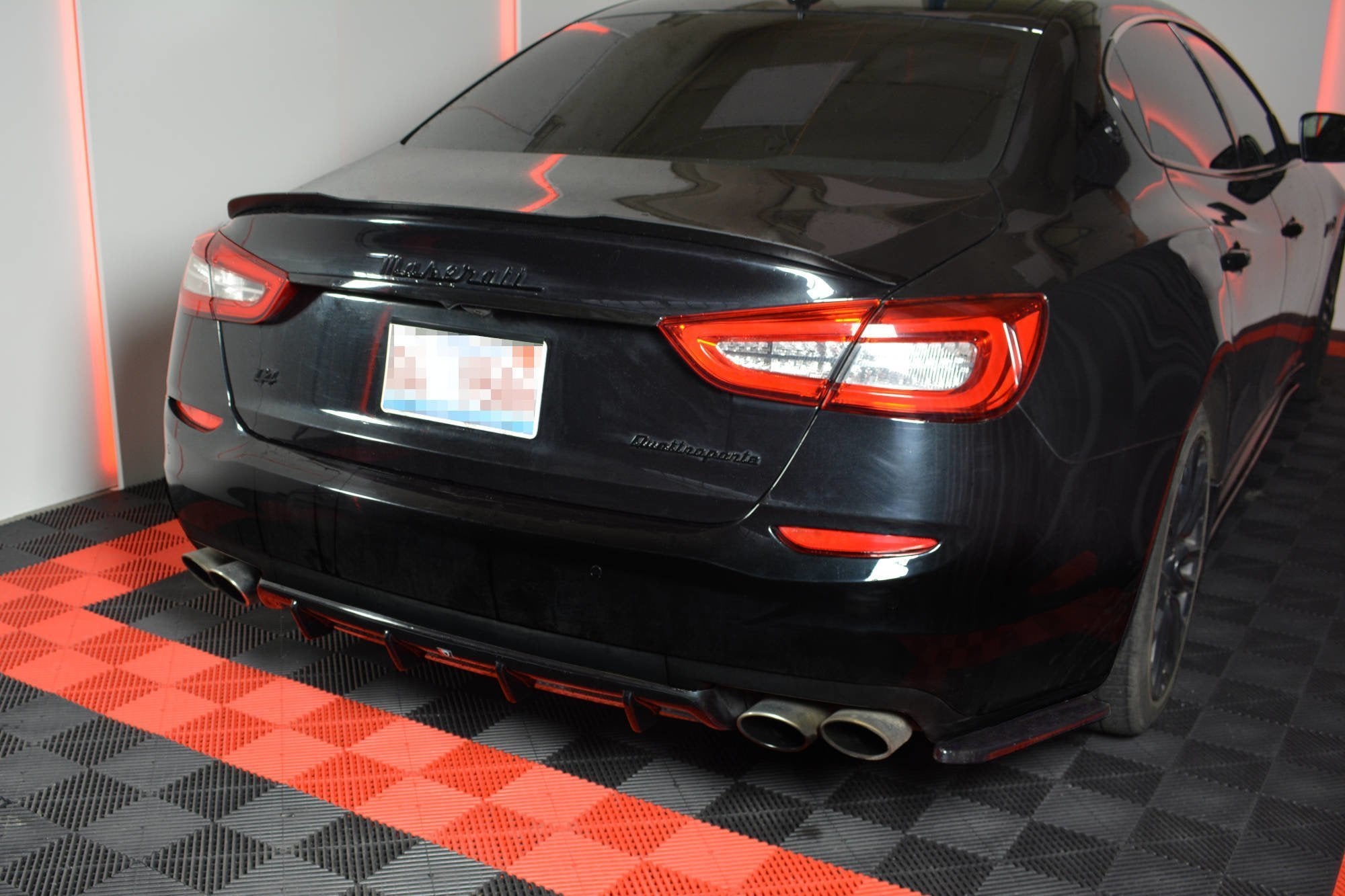 Maxton Design Heck Ansatz Flaps Diffusor für MASERATI QUATTROPORTE MK.6 vor Facelift schwarz matt