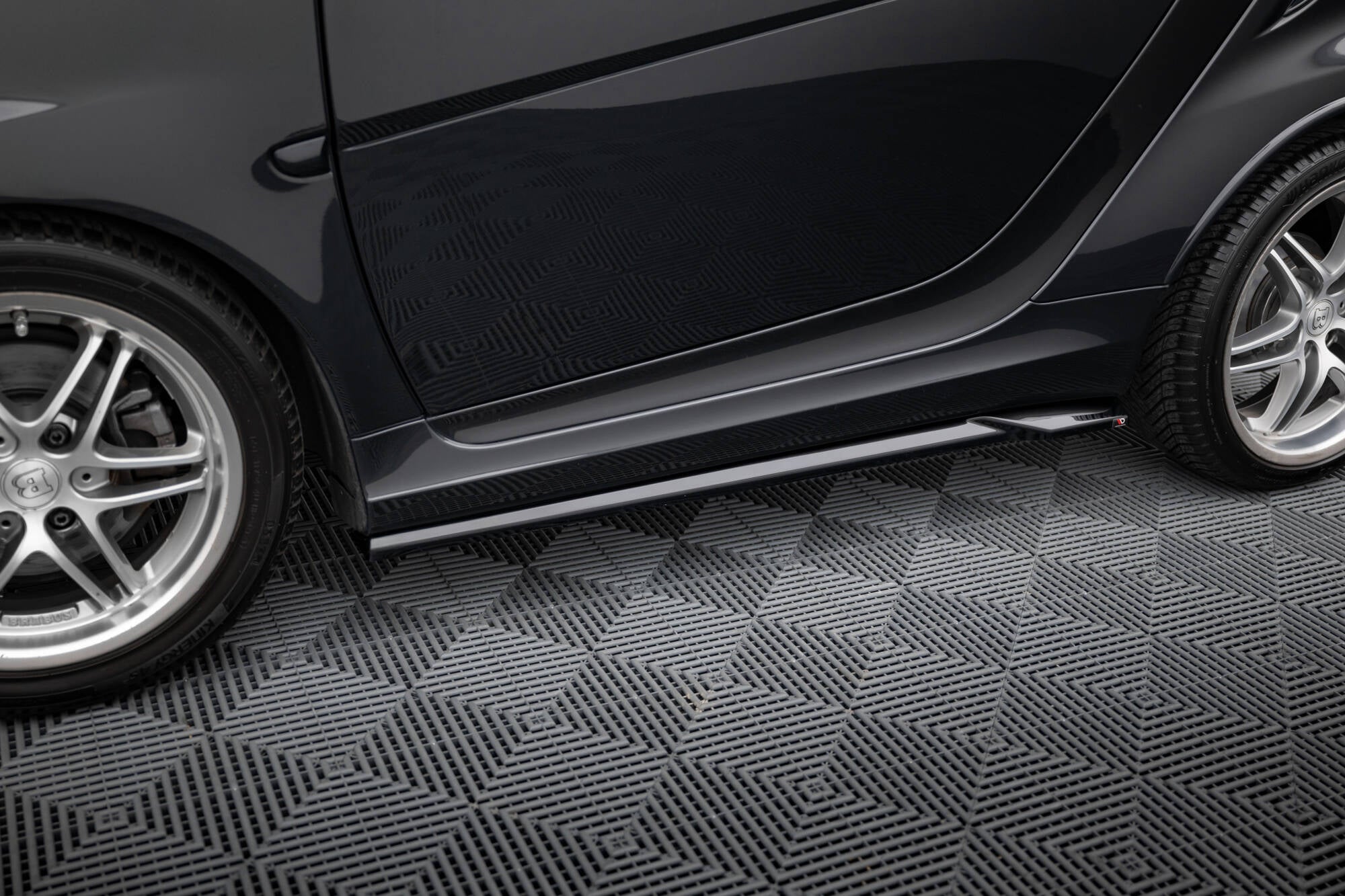 Maxton Design Street+ Seitenschweller Leisten passend für Brabus Smart Fortwo C451 Facelift schwarz Hochglanz