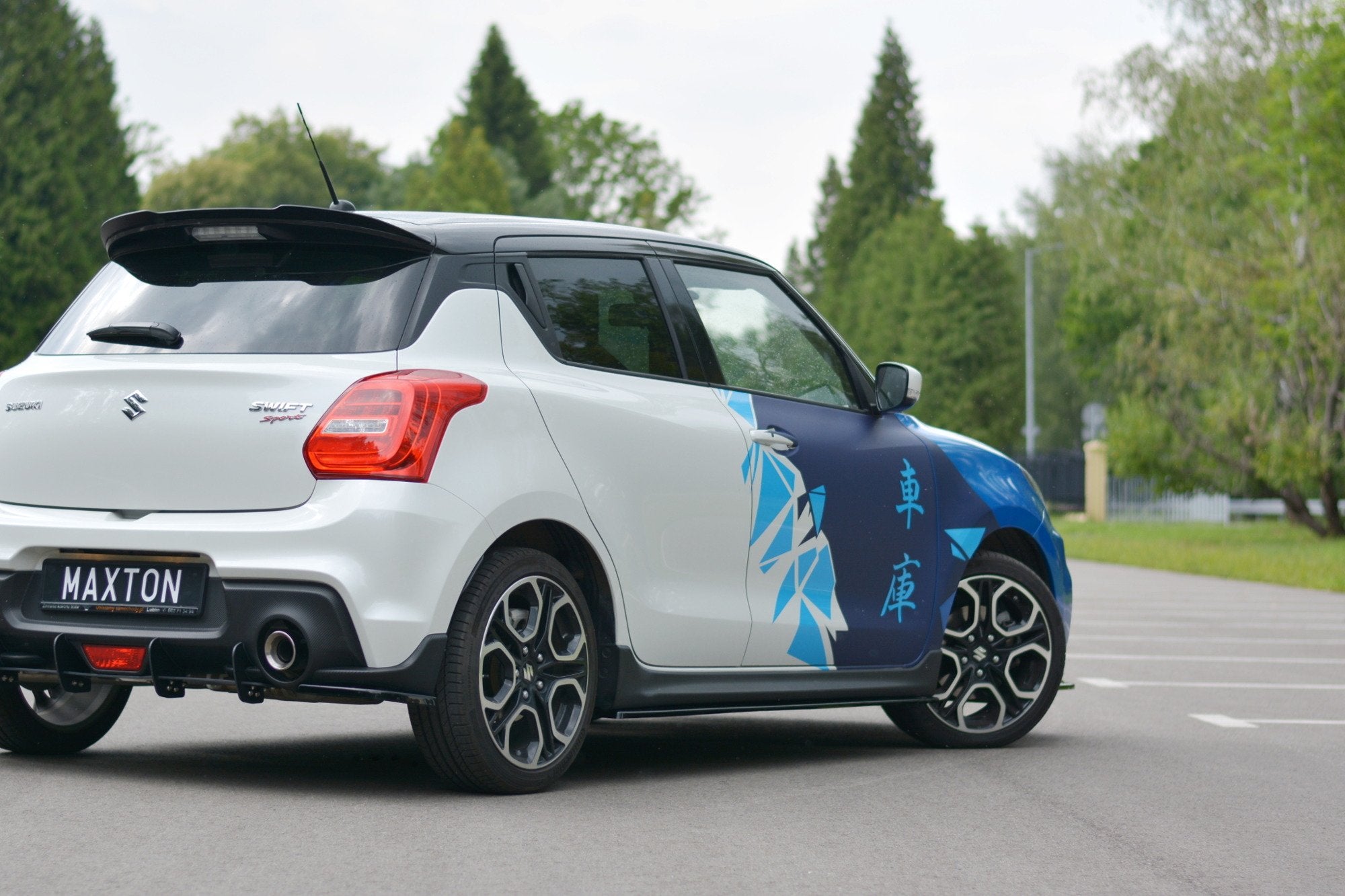 Maxton Design Street+ Seitenschweller Leisten passend für Suzuki Swift Sport Mk6 schwarz Hochglanz