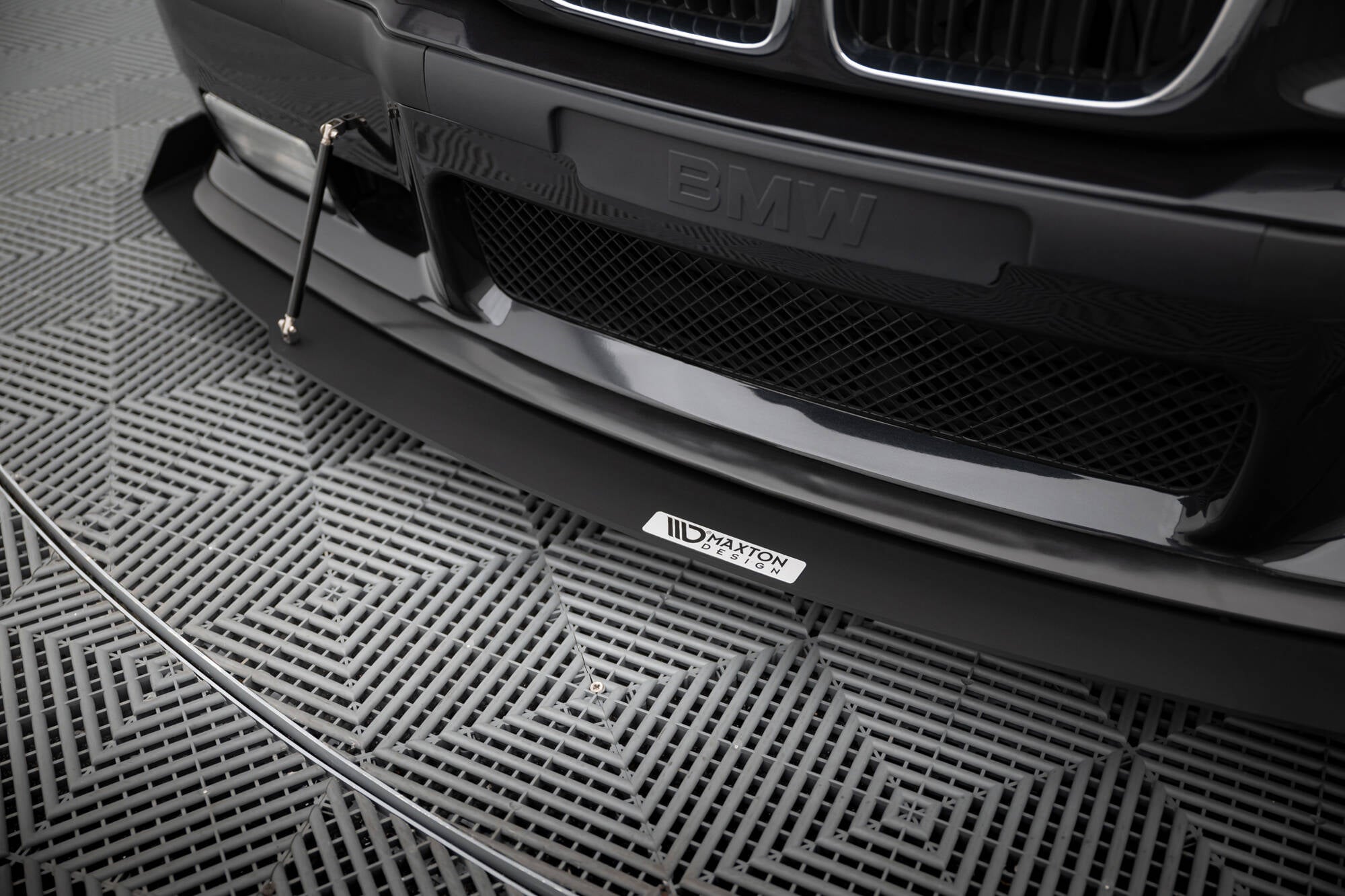 Maxton Design Racing Street+ Spoilerlippe Front Ansatz passend für BMW M3 / 3 M-Paket Coupe / Cabrio E36