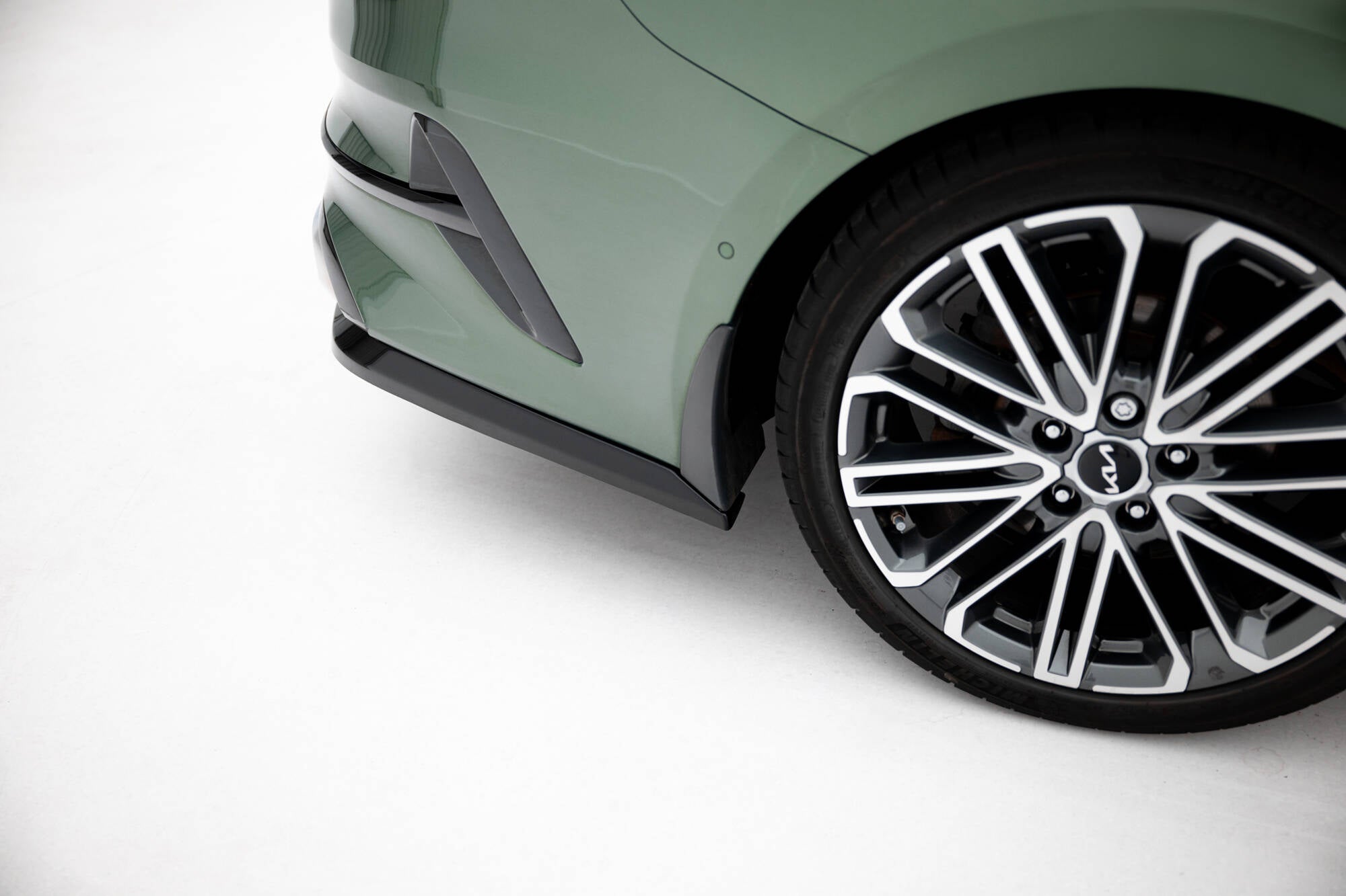 Maxton Design Street+ Mittlerer Diffusor RACE passend für Kia Proceed GT-Line Mk1 Facelift schwarz Hochglanz