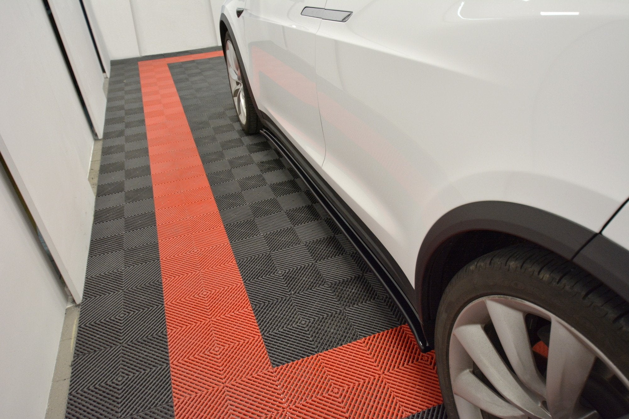 Maxton Design Street+ Seitenschweller Leisten passend für V.1 passend für Tesla Model X Mk1 schwarz Hochglanz