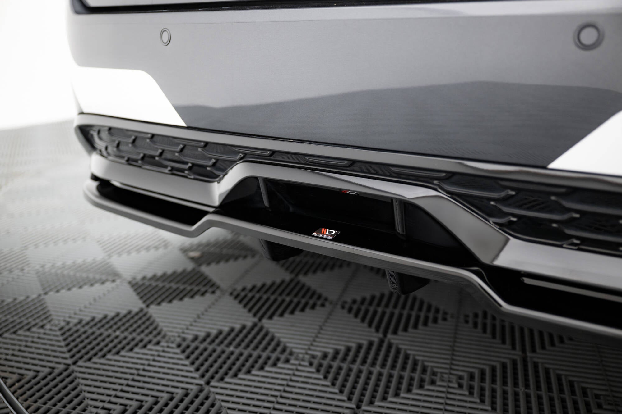 Maxton Design Street+ Mittlerer Diffusor RACE passend für Toyota Corolla GR Sport Touring Sports XII schwarz Hochglanz