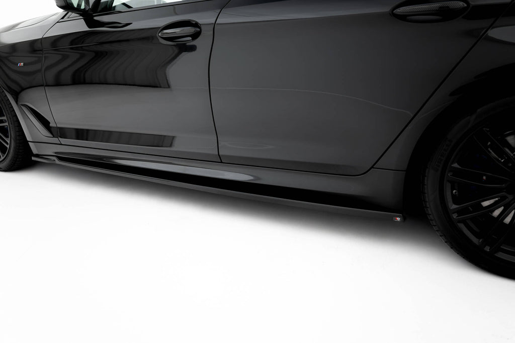 Maxton Design Street+ Seitenschweller Leisten V.2 passend für BMW M550i / M550d Limousine / Touring G30 / G30 Facelift schwarz Hochglanz