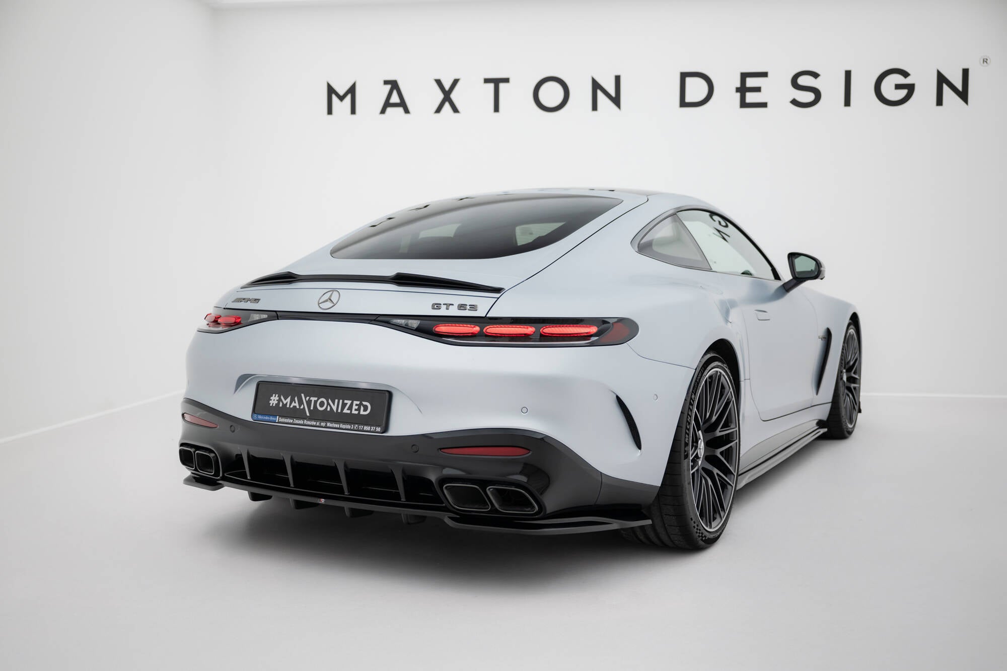 Maxton Design Spoiler CAP 3D passend für Mercedes-AMG GT 43 / 63 / 55 / 63 S E Performance C192 schwarz Hochglanz