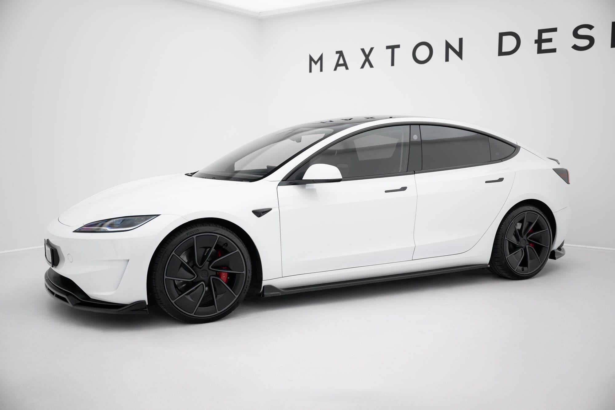 Maxton Design Street+ Seitenschweller Leisten passend für V.3 passend für Tesla Model 3 Performance Mk1 Facelift schwarz Hochglanz