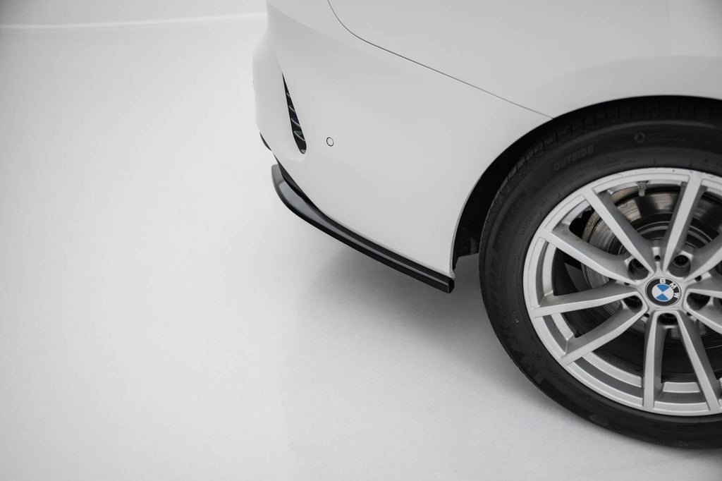 Maxton Design Heck Ansatz Flaps Diffusor passend für BMW 4er Coupe / Cabrio G22 / G23 schwarz Hochglanz