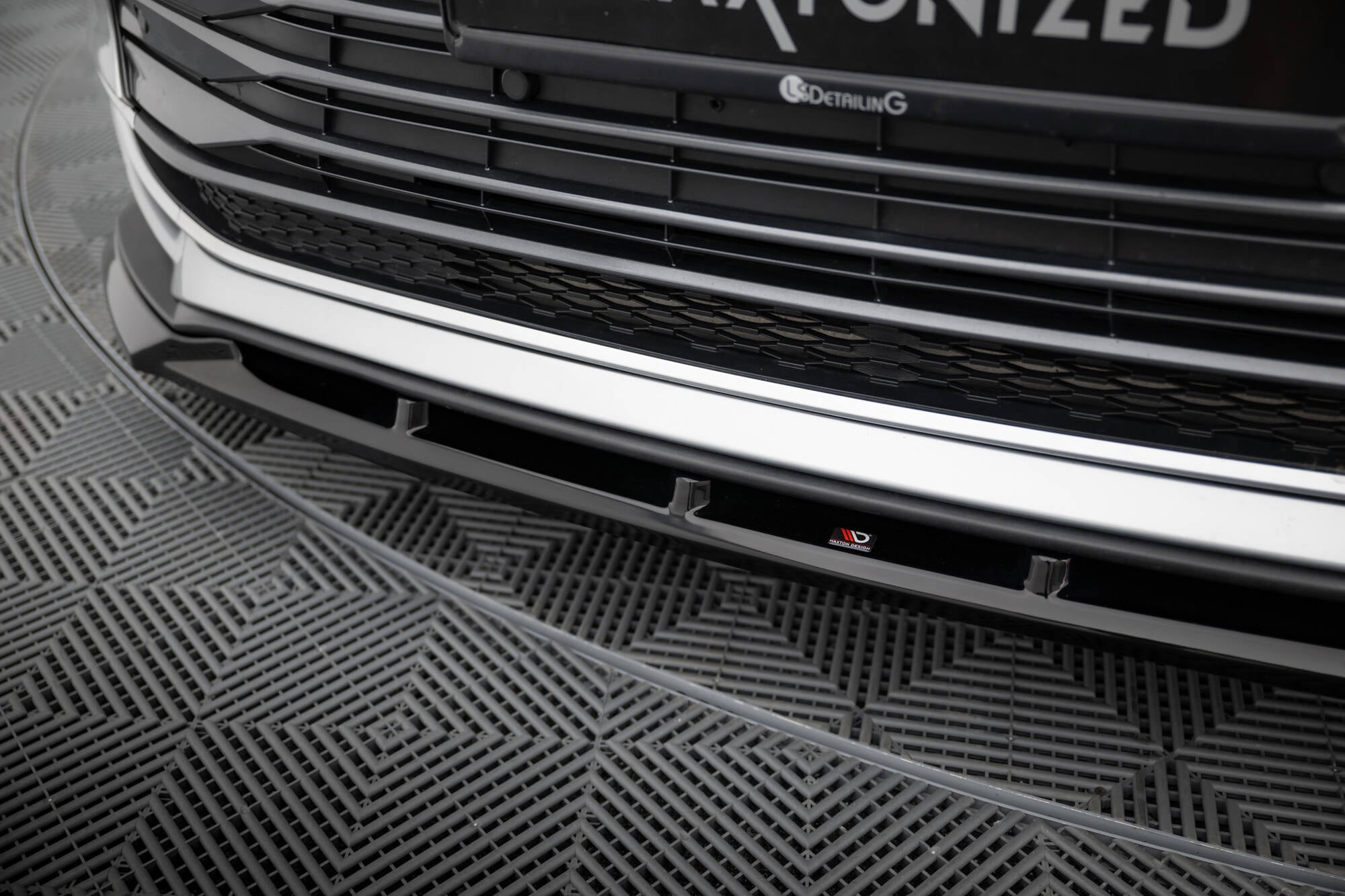 Maxton Design Street+ Spoilerlippe Front Ansatz passend für Toyota Sienna Mk4 schwarz Hochglanz