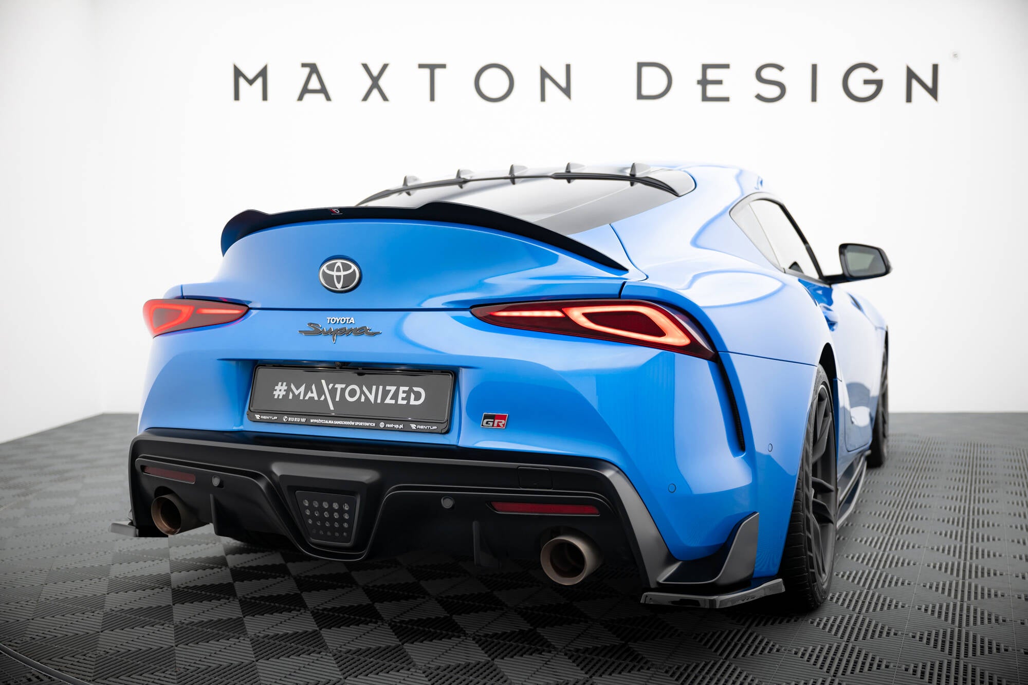 Maxton Design Spoiler CAP passend für Toyota Supra Mk5 schwarz Hochglanz