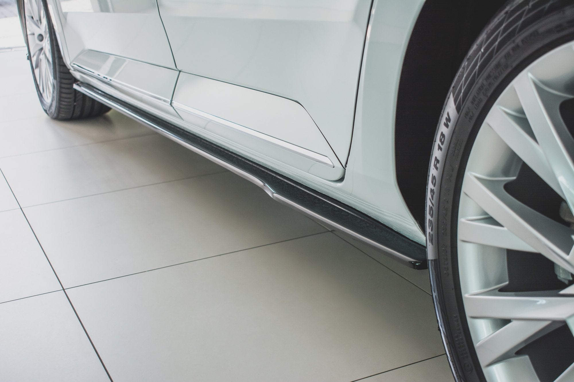 Maxton Design Street+ Seitenschweller Leisten passend für Skoda Superb Liftback / Combi Mk3 Facelift schwarz Hochglanz
