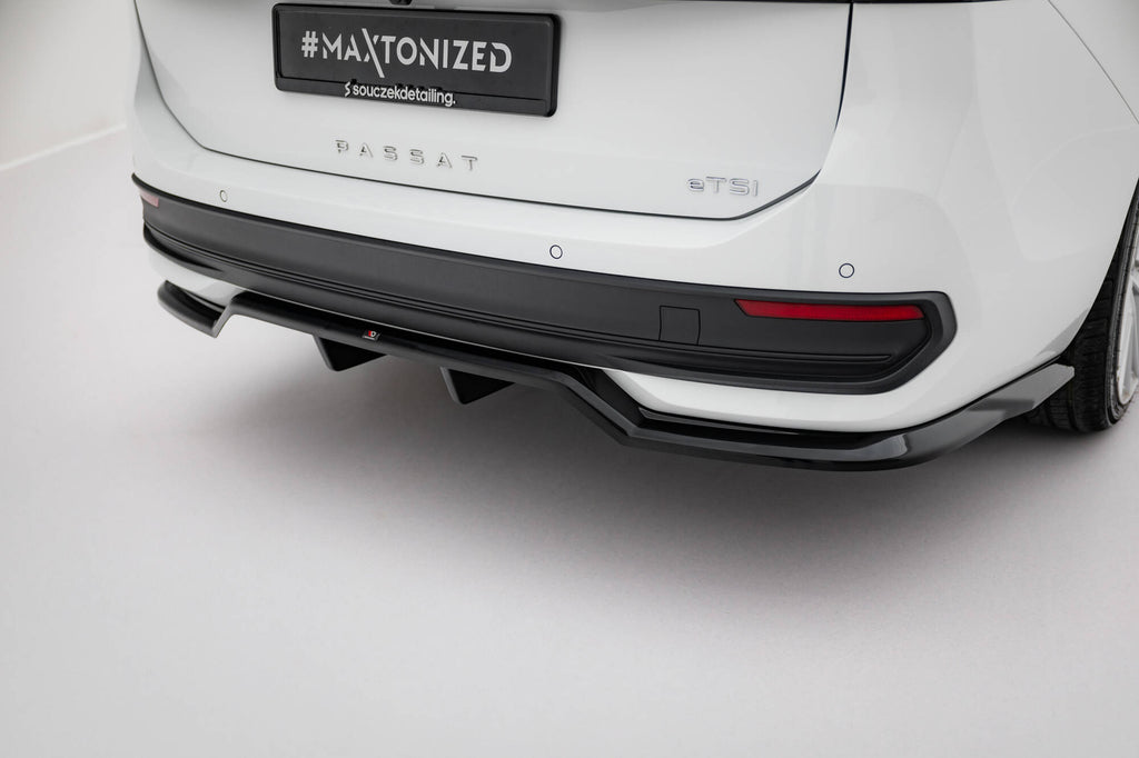 Maxton Design Street+ Mittlerer Diffusor RACE passend für VW Passat B9 schwarz Hochglanz