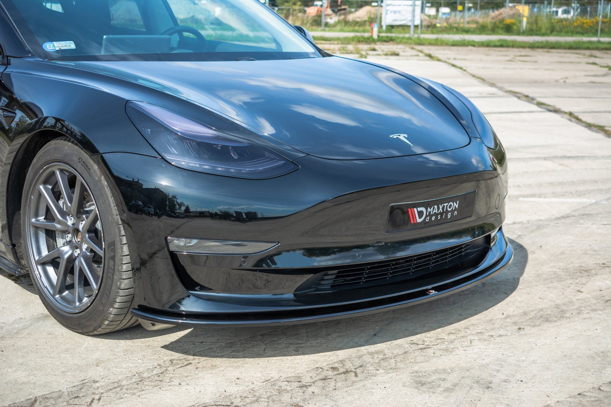Maxton Design Street+ Spoilerlippe Front Ansatz passend für Tesla Model 3 schwarz Hochglanz