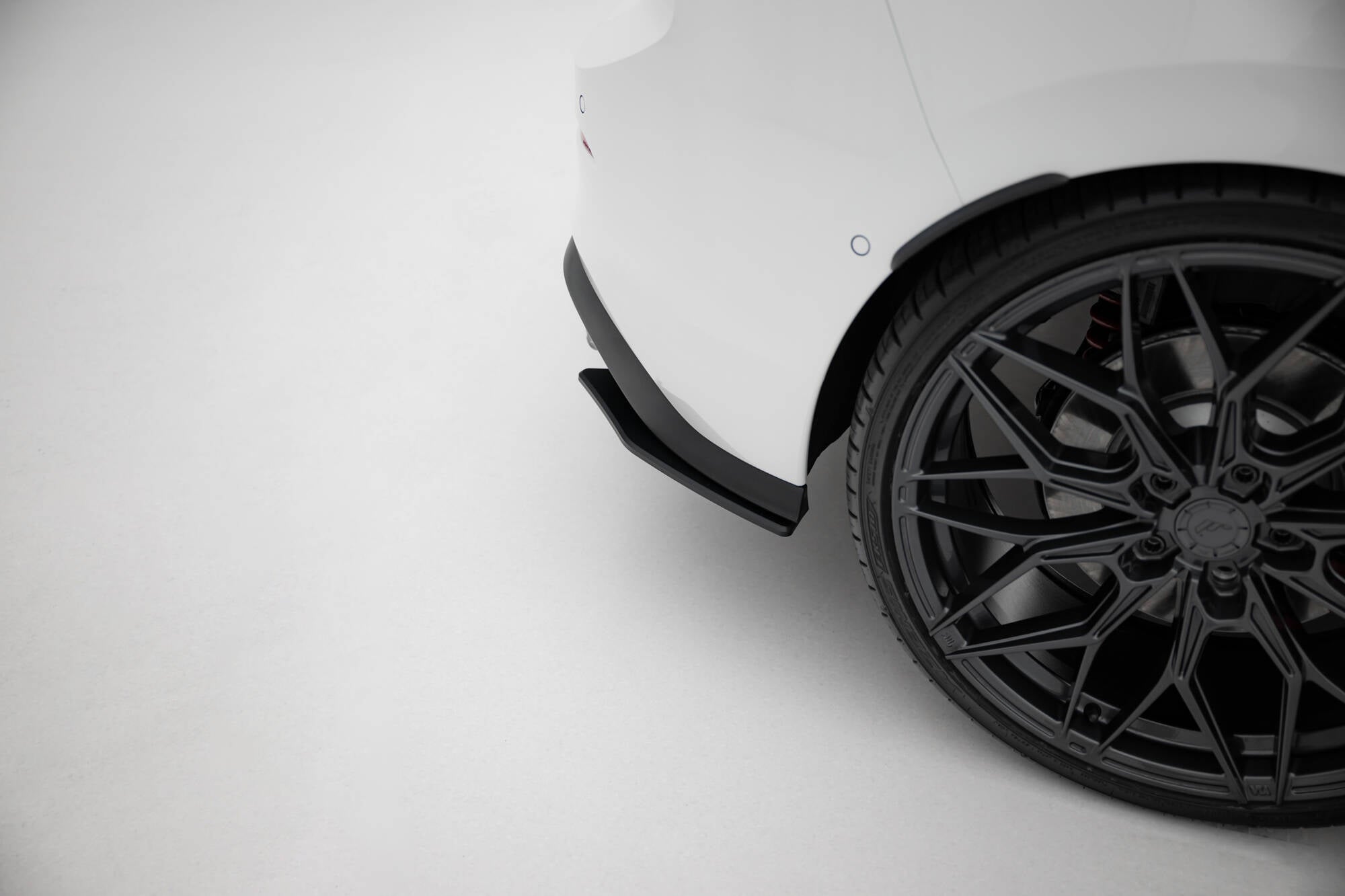 Maxton Design Street Pro Heck Ansatz Flaps Diffusor V.1 passend für VW Golf GTI / GTE / R-Line Mk8