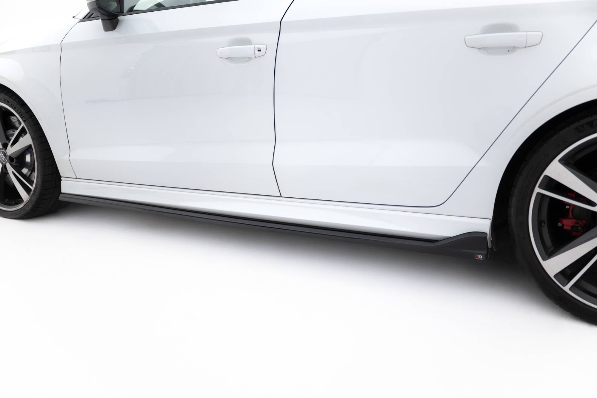 Maxton Design Street+ Seitenschweller Leisten passend für V.3 passend für Audi RS3 Limousine 8V Facelift schwarz Hochglanz