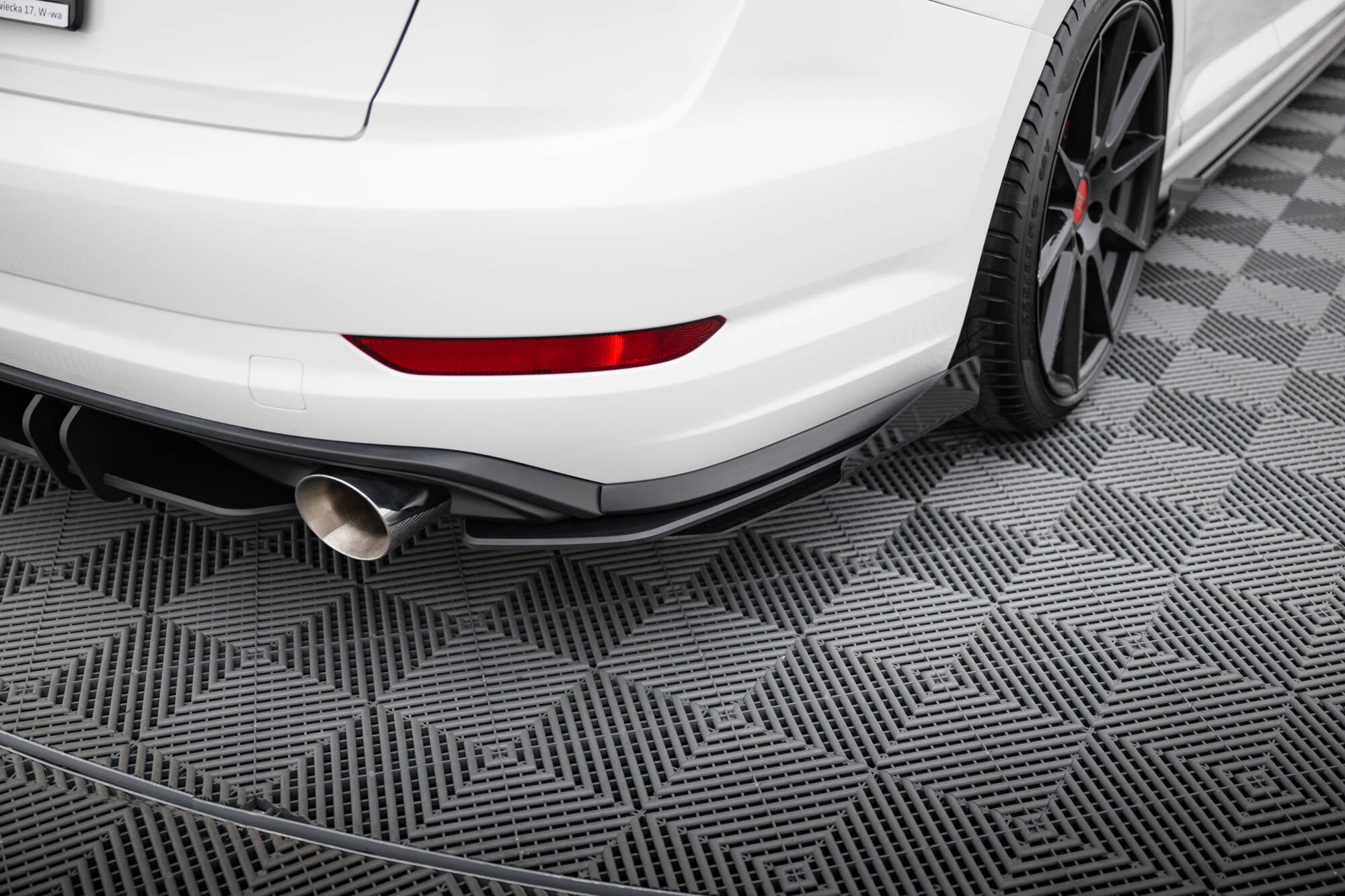 Maxton Design Street Pro Heck Ansatz Flaps Diffusor + Flaps passend für VW Jetta GLI Mk7 schwarz Hochglanz