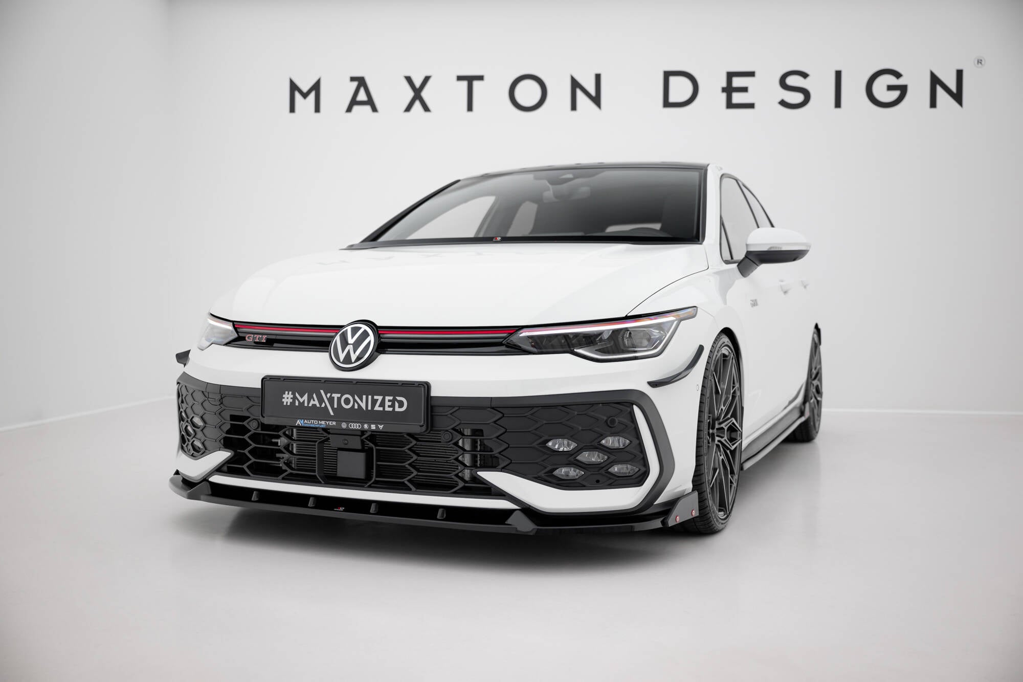 Maxton Design Street+ Spoilerlippe Front Ansatz V.2 + Flaps passend für VW Golf GTI / GTE / R-Line Mk8 Facelift
