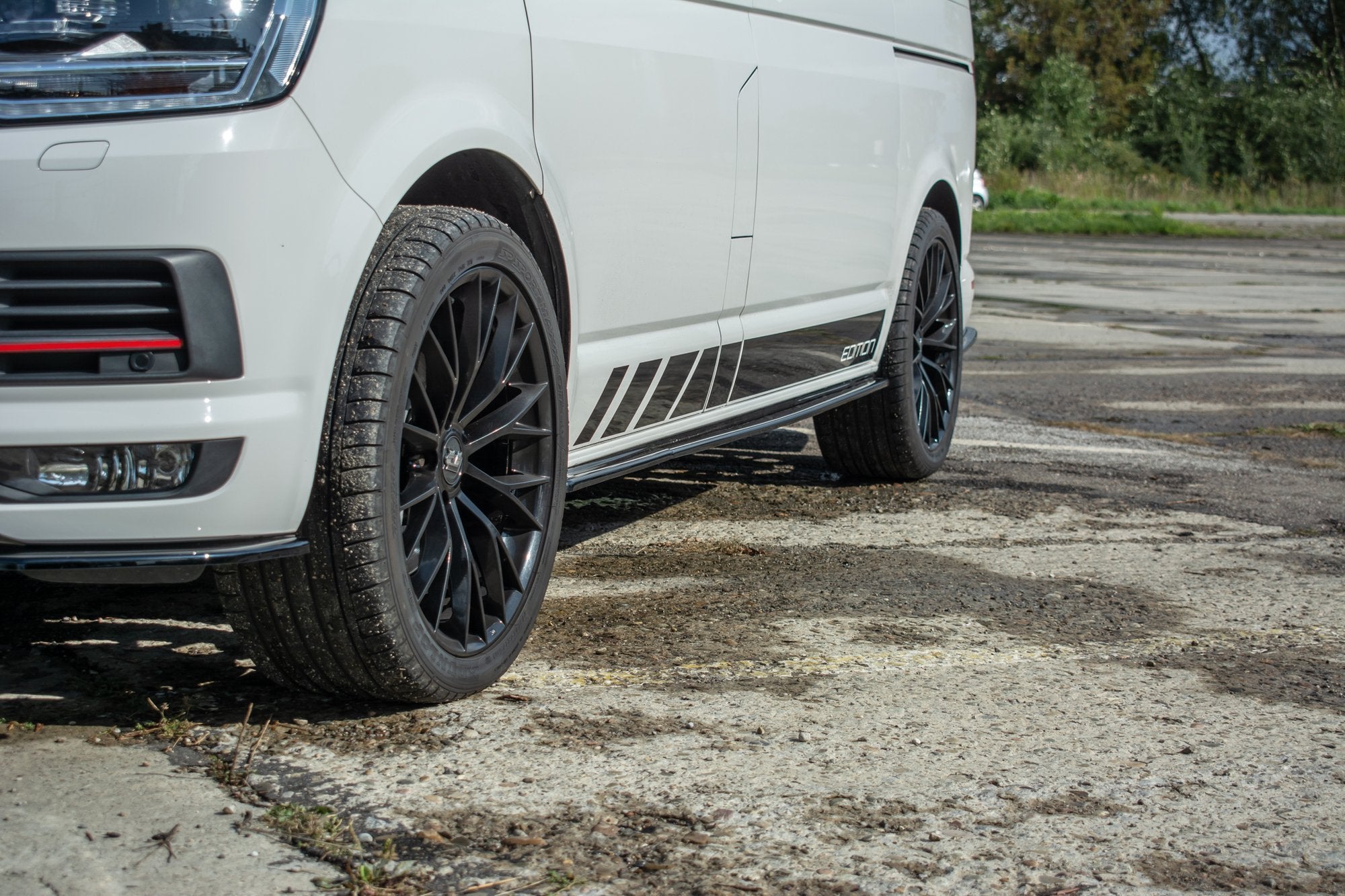 Maxton Design Street+ Seitenschweller Leisten passend für VW T6 schwarz Hochglanz