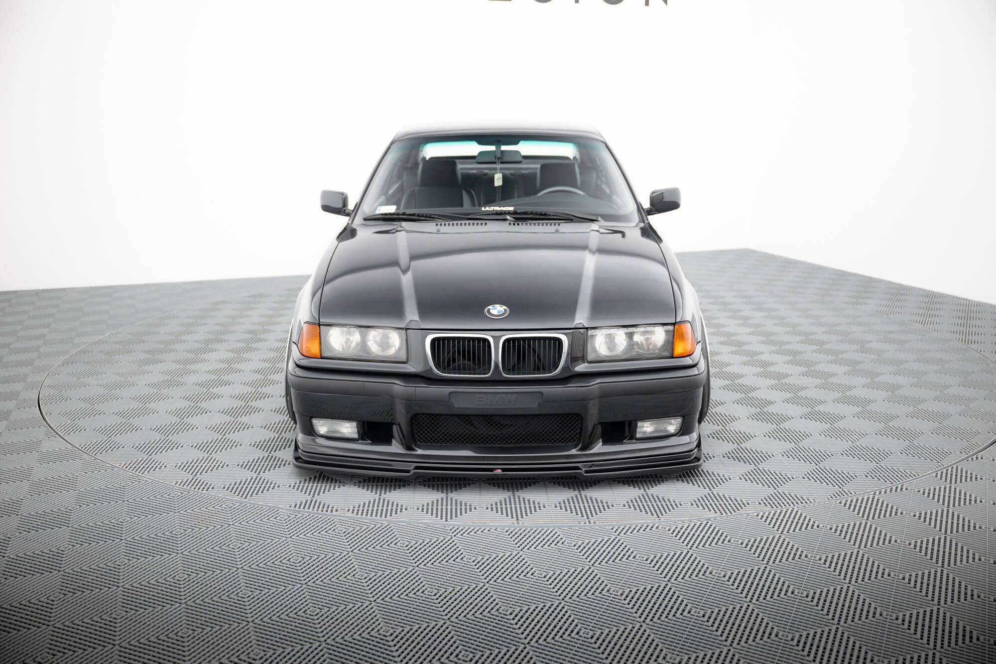 Maxton Design Street+ Spoilerlippe Front Ansatz V.1 passend für BMW M3 / 3 M-Paket Coupe / Cabrio E36 schwarz Hochglanz