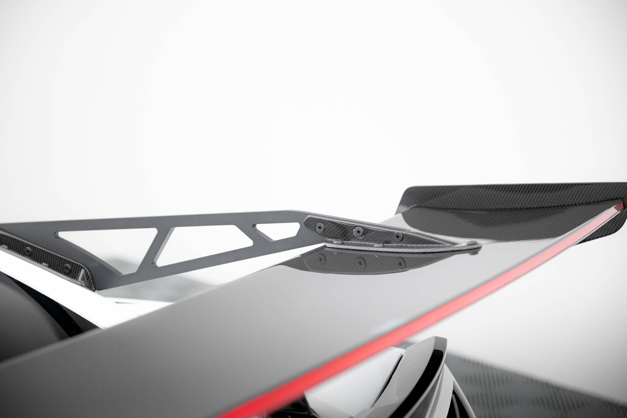 Maxton Design Carbon Spoiler With Upper Swan Mounting + LED Chevrolet Corvette Stingray / Grand Sport C7 für Chevrolet Corvette C7