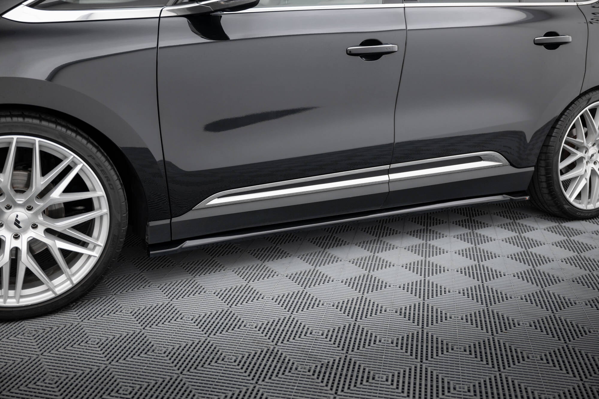Maxton Design Street+ Seitenschweller Leisten passend für Renault Espace Mk5 schwarz Hochglanz