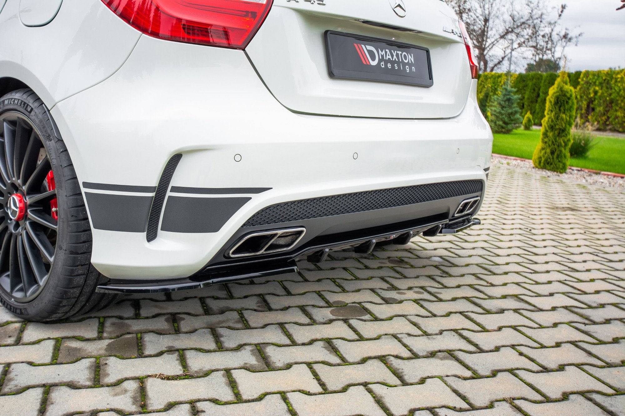 Maxton Design Diffusor Heck Ansatz passend für Mercedes A45 AMG W176 schwarz Hochglanz
