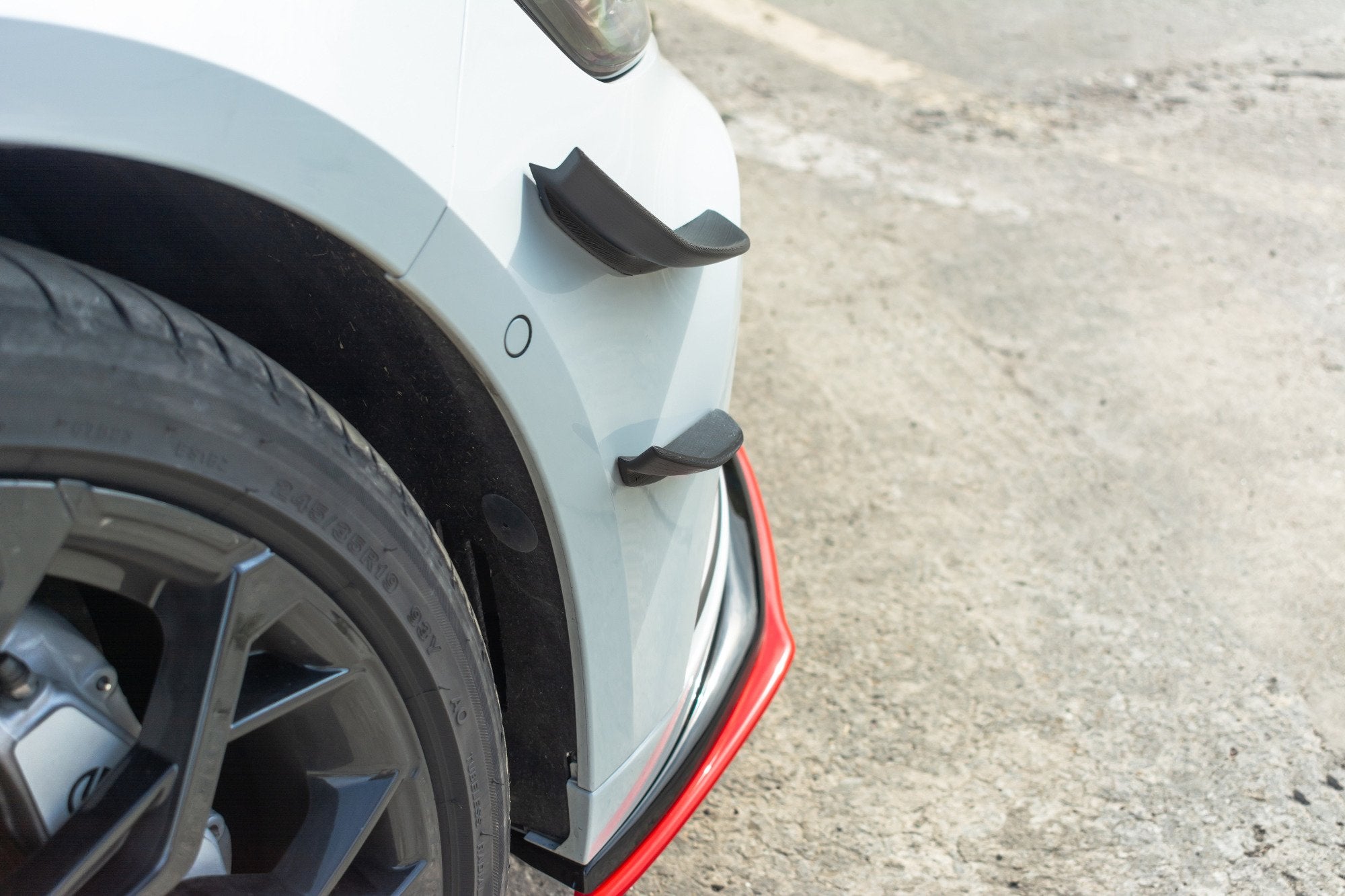 Maxton Design Stoßstangen Flaps Wings vorne Canards passend für Renault Megane IV RS