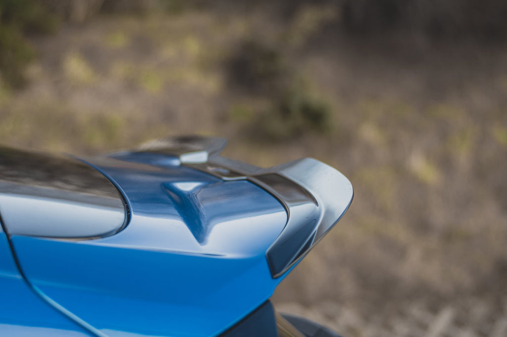 Maxton Design Spoiler CAP V.2 passend für Ford Focus Hatchback ST Mk4 schwarz Hochglanz