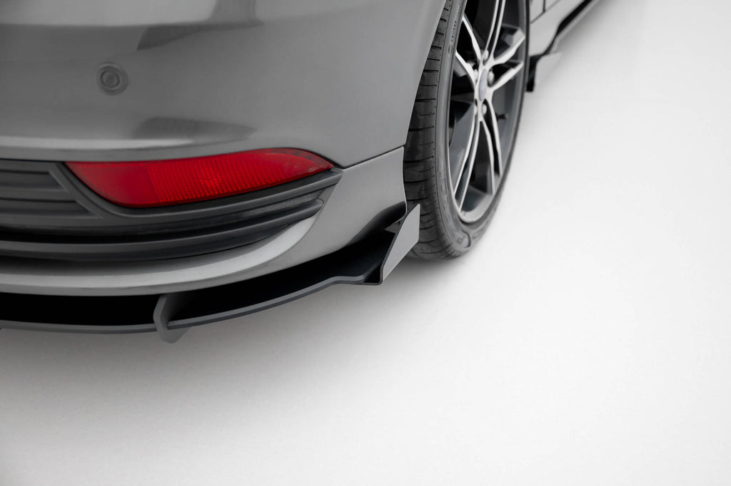 Maxton Design Street Pro Heckschürze + Flaps passend für Ford Focus ST Mk3 Facelift schwarz Hochglanz