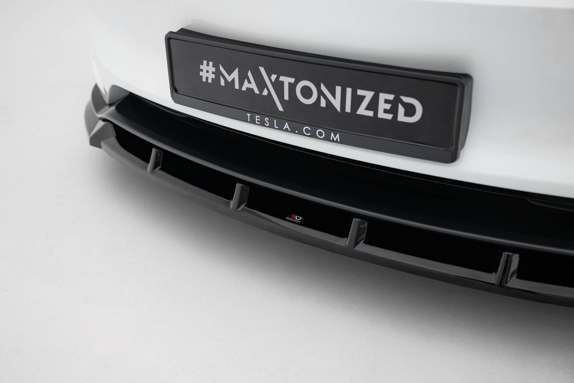 Maxton Design Street+ Spoilerlippe Front Ansatz V.2 passend für Tesla Model 3 Performance Mk1 Facelift schwarz Hochglanz