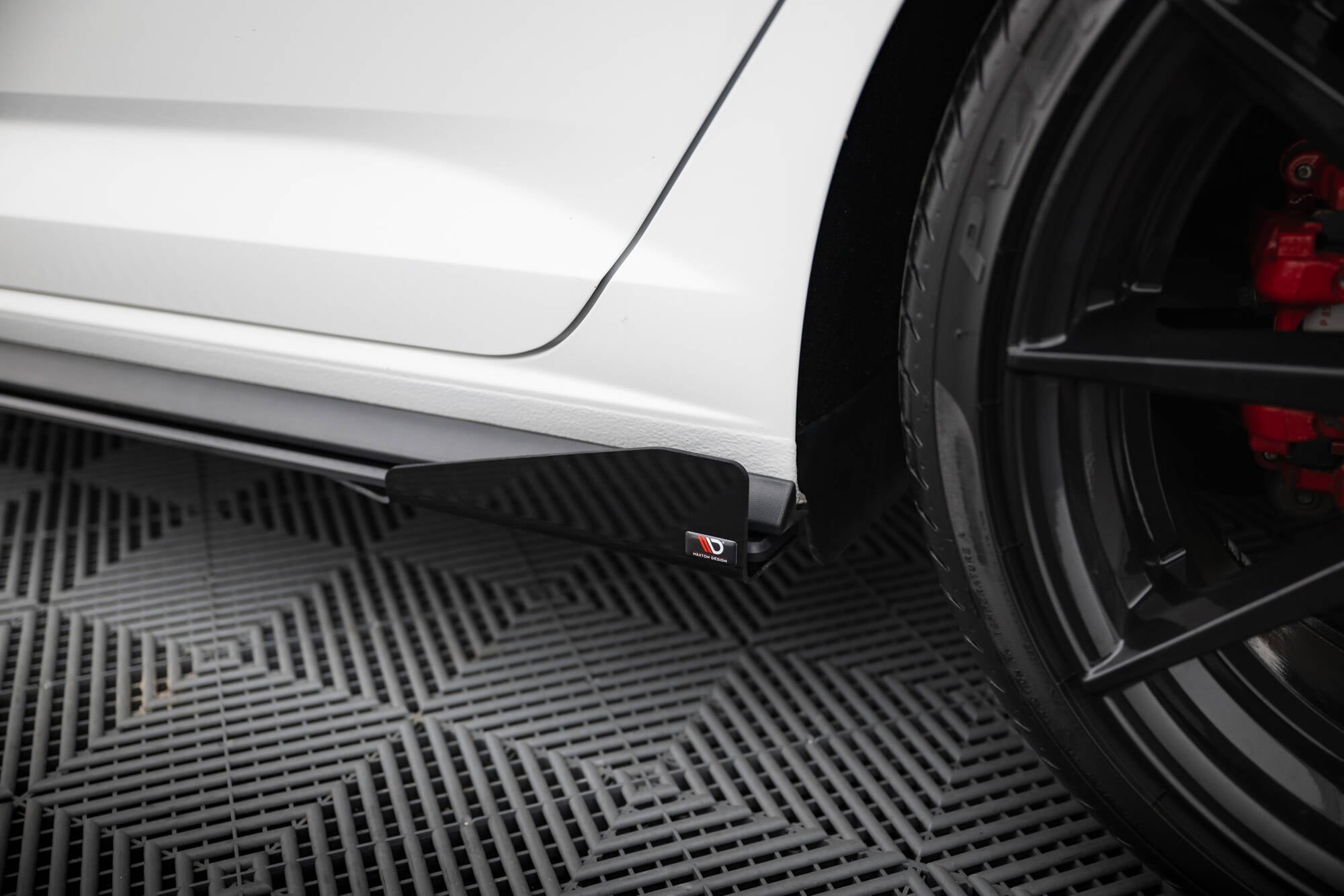 Maxton Design Street Pro Street+ Seitenschweller Leisten + Flaps passend für VW Jetta GLI Mk7 schwarz Hochglanz
