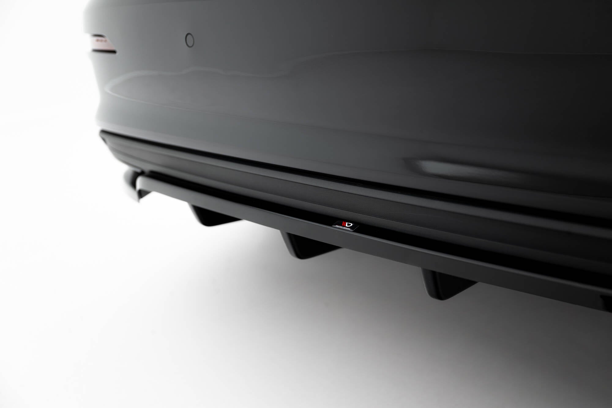 Maxton Design Street+ Mittlerer Diffusor RACE passend für Audi A3 Limousine 8Y schwarz Hochglanz