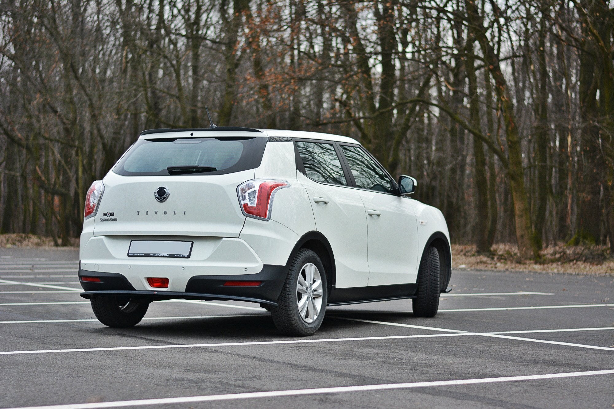 Maxton Design Heckansatz SSANGYONG TIVOLI schwarz Hochglanz für SsangYong Tivoli Mk1