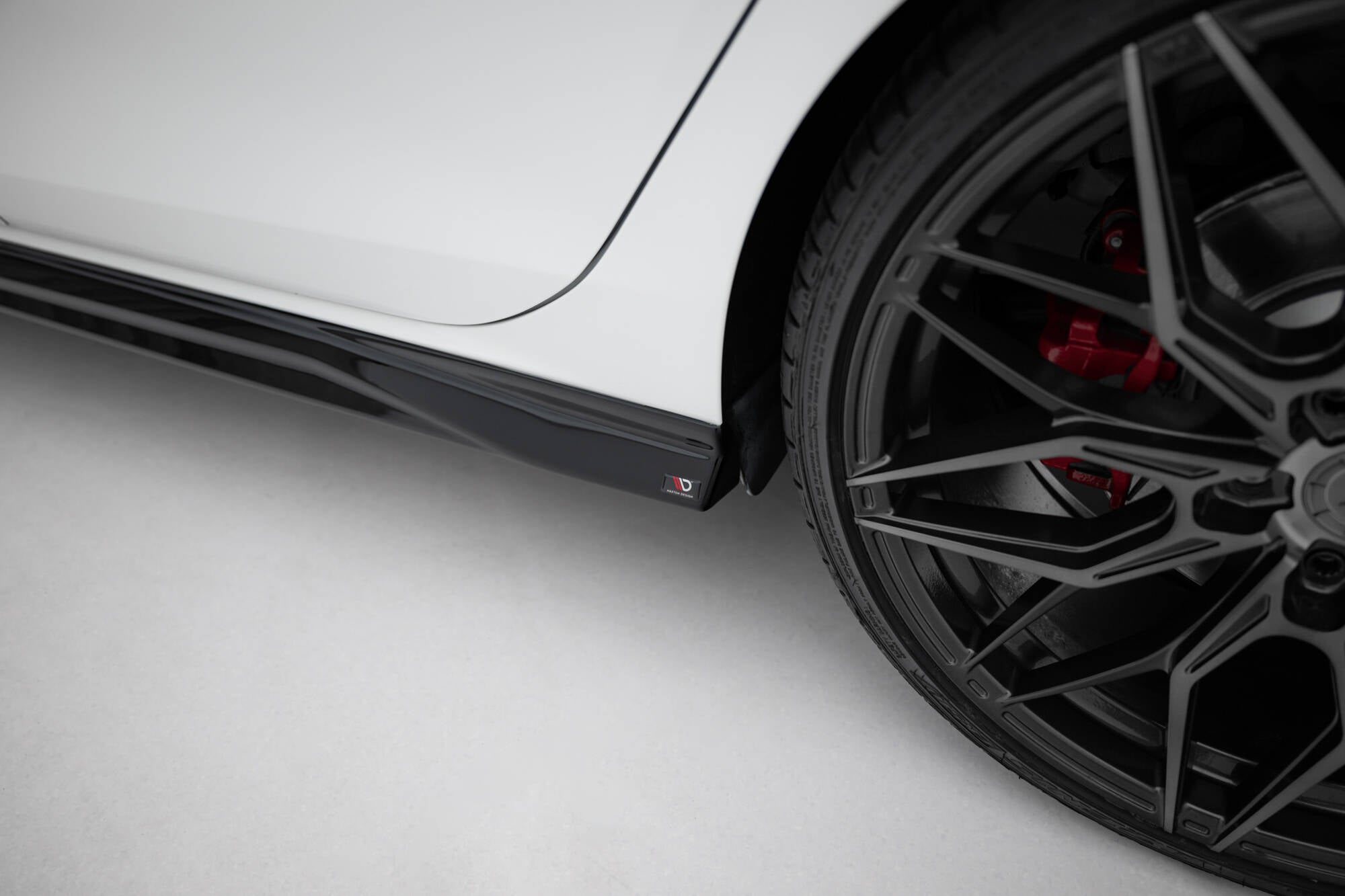 Maxton Design Street+ Seitenschweller Leisten passend für V.3 passend für VW Golf GTI / GTE / GTI Clubsport / GTD / R-Line Mk8 schwarz Hochglanz