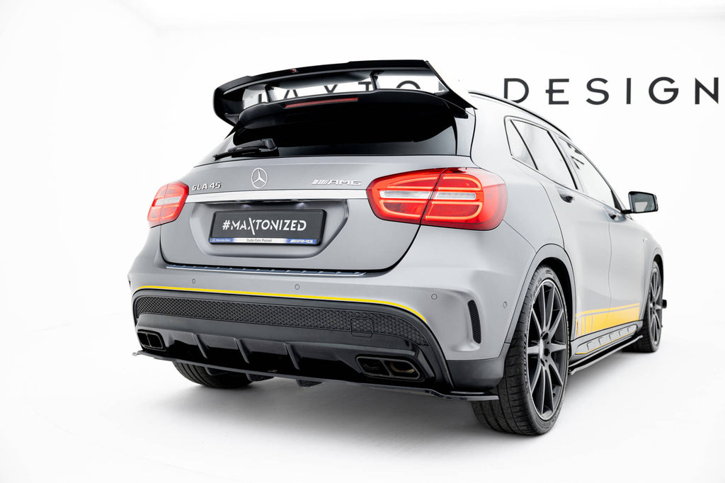 Maxton Design Street+ Mittlerer Diffusor RACE passend für V.1 Mercedes-Benz GLA 45 AMG schwarz Hochglanz