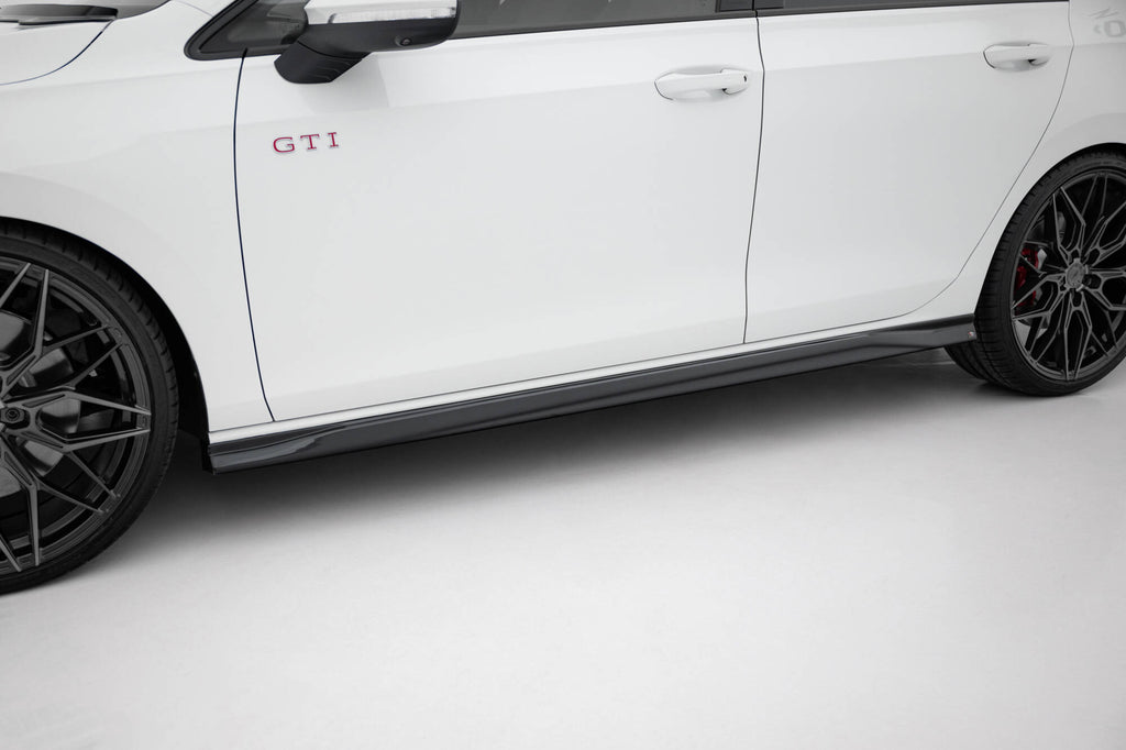 Maxton Design Street+ Seitenschweller Leisten passend für V.3 passend für VW Golf GTI / GTE / GTI Clubsport / GTD / R-Line Mk8 schwarz Hochglanz