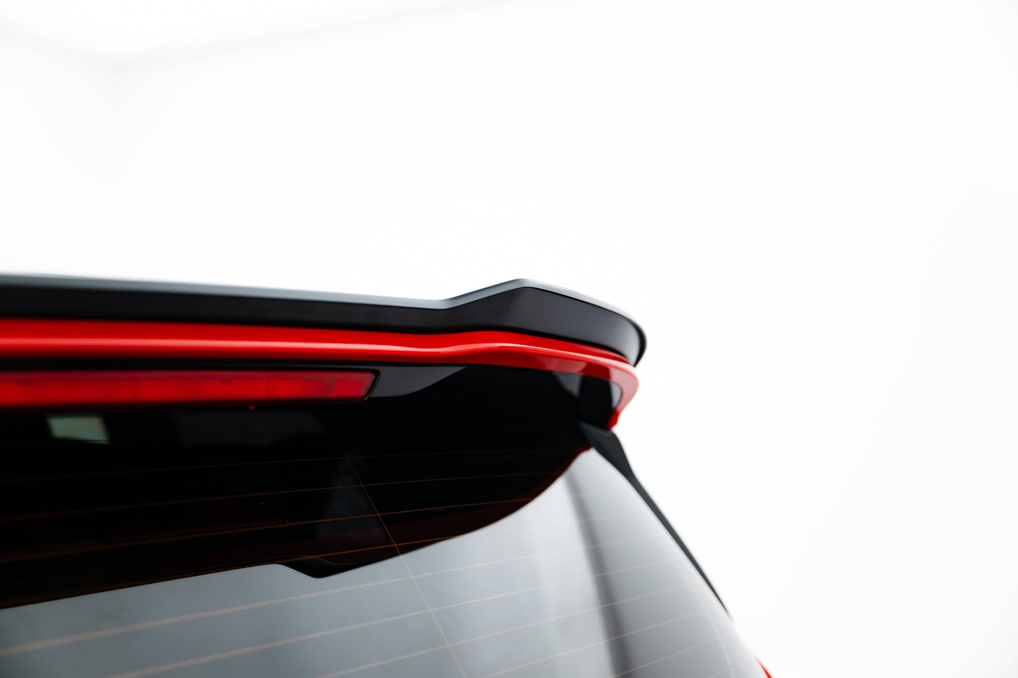 Maxton Design Spoiler CAP V.2 passend für Ford Fiesta Mk8 ST / ST-Line schwarz Hochglanz