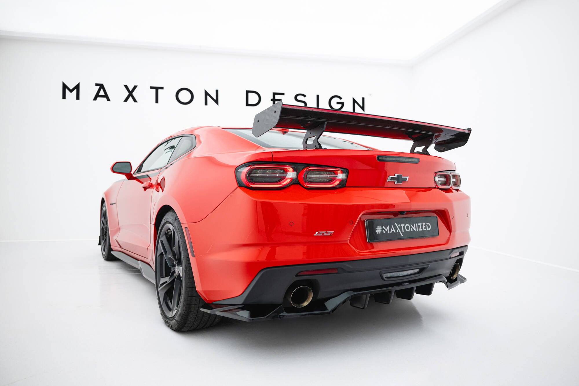 Maxton Design Carbon Spoiler With Internal Brackets Uprights + LED Chevrolet Camaro SS Mk6 Facelift für Chevrolet Camaro Mk6 Facelift