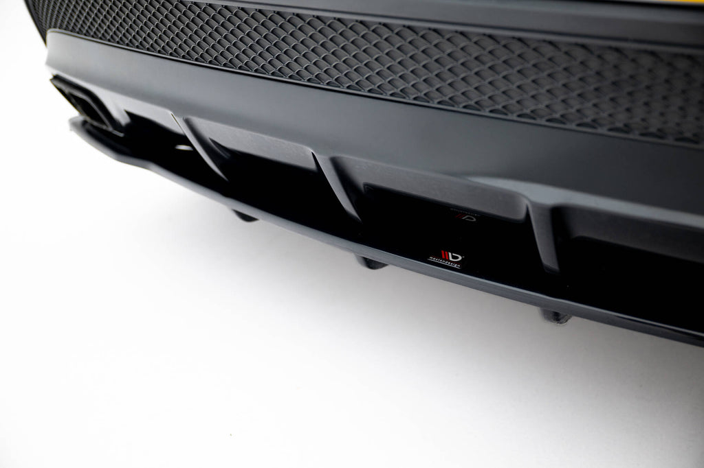Maxton Design Street+ Mittlerer Diffusor RACE passend für V.1 Mercedes-Benz GLA 45 AMG schwarz Hochglanz