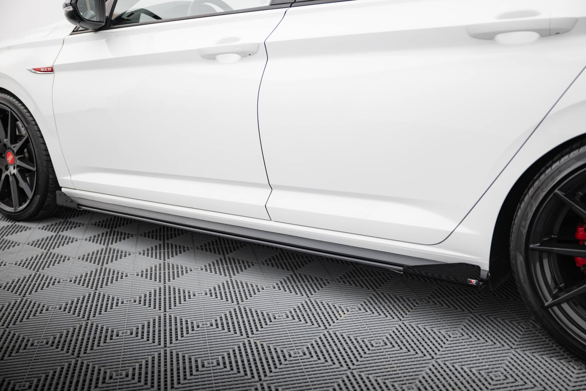 Maxton Design Seitenschweller Flaps passend für VW Jetta GLI Mk7 schwarz Hochglanz