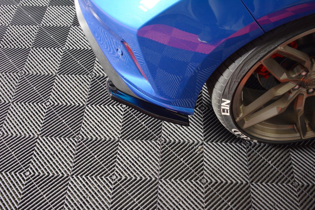 Maxton Design Heck Ansatz Flaps Diffusor V.1 passend für Ford Focus Hatchabck ST-Line schwarz Hochglanz