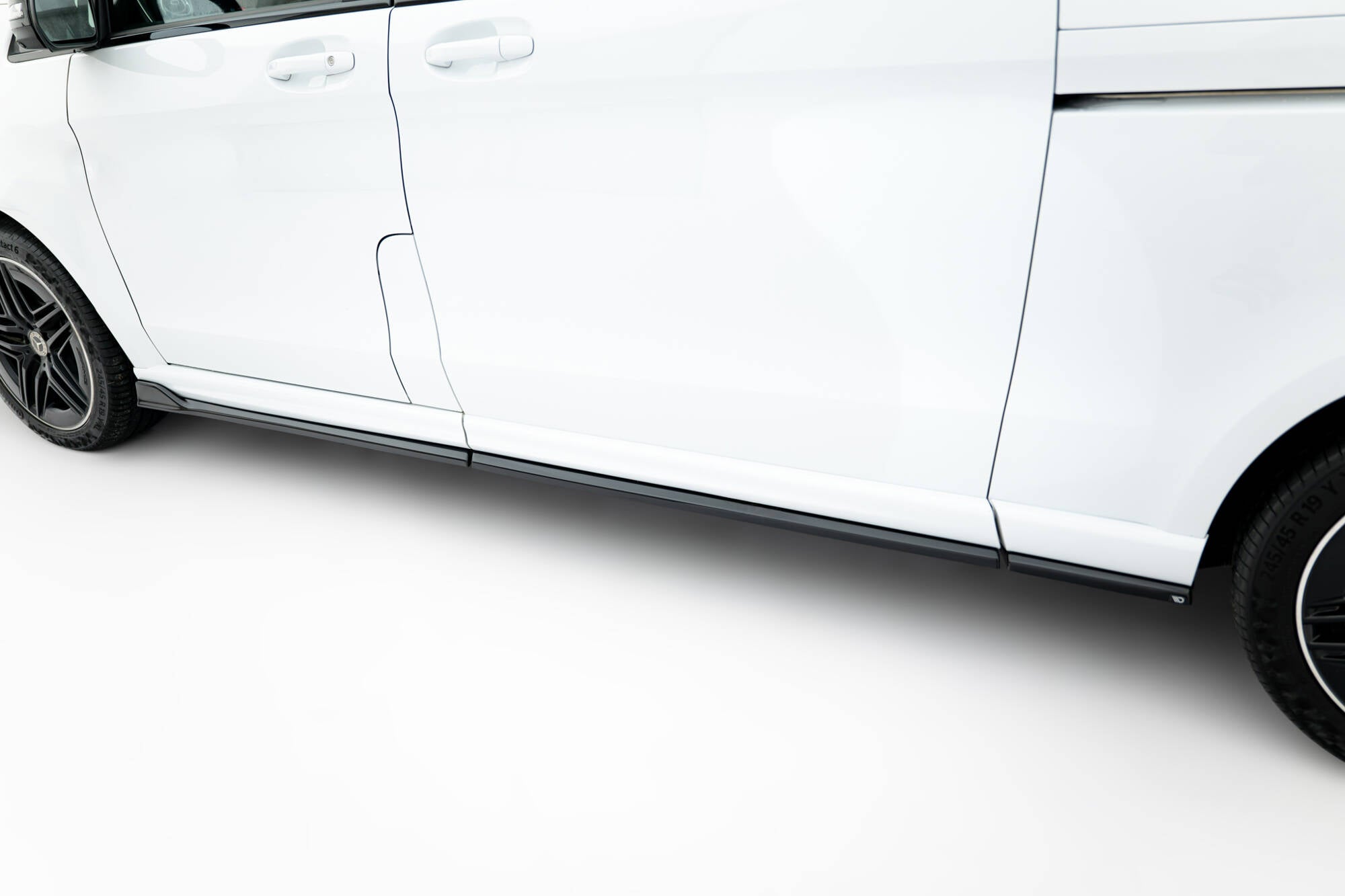 Maxton Design Street+ Seitenschweller Leisten V.2 passend für Mercedes-Benz V-Klasse Extra Long AMG-Line W447 schwarz Hochglanz