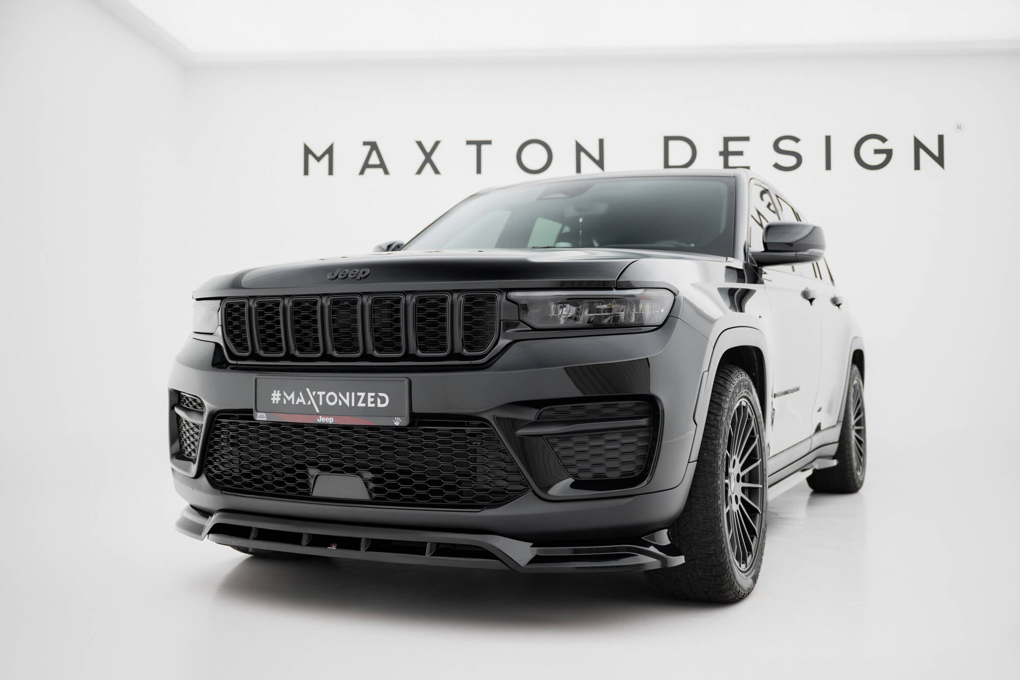 Maxton Design Street+ Spoilerlippe Front Ansatz passend für Jeep Grand Cherokee Trailhawk Mk5 schwarz Hochglanz