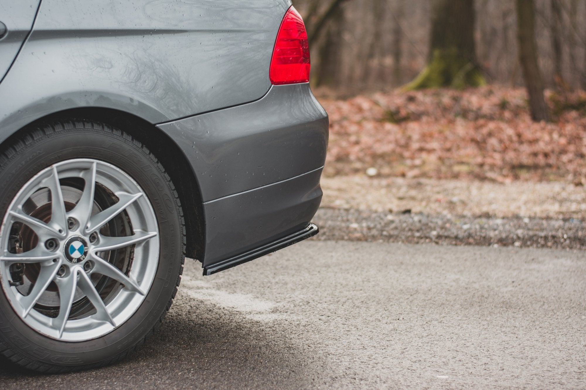 Maxton Design Heck Ansatz Flaps Diffusor passend für BMW 3er E91 Facelift schwarz Hochglanz
