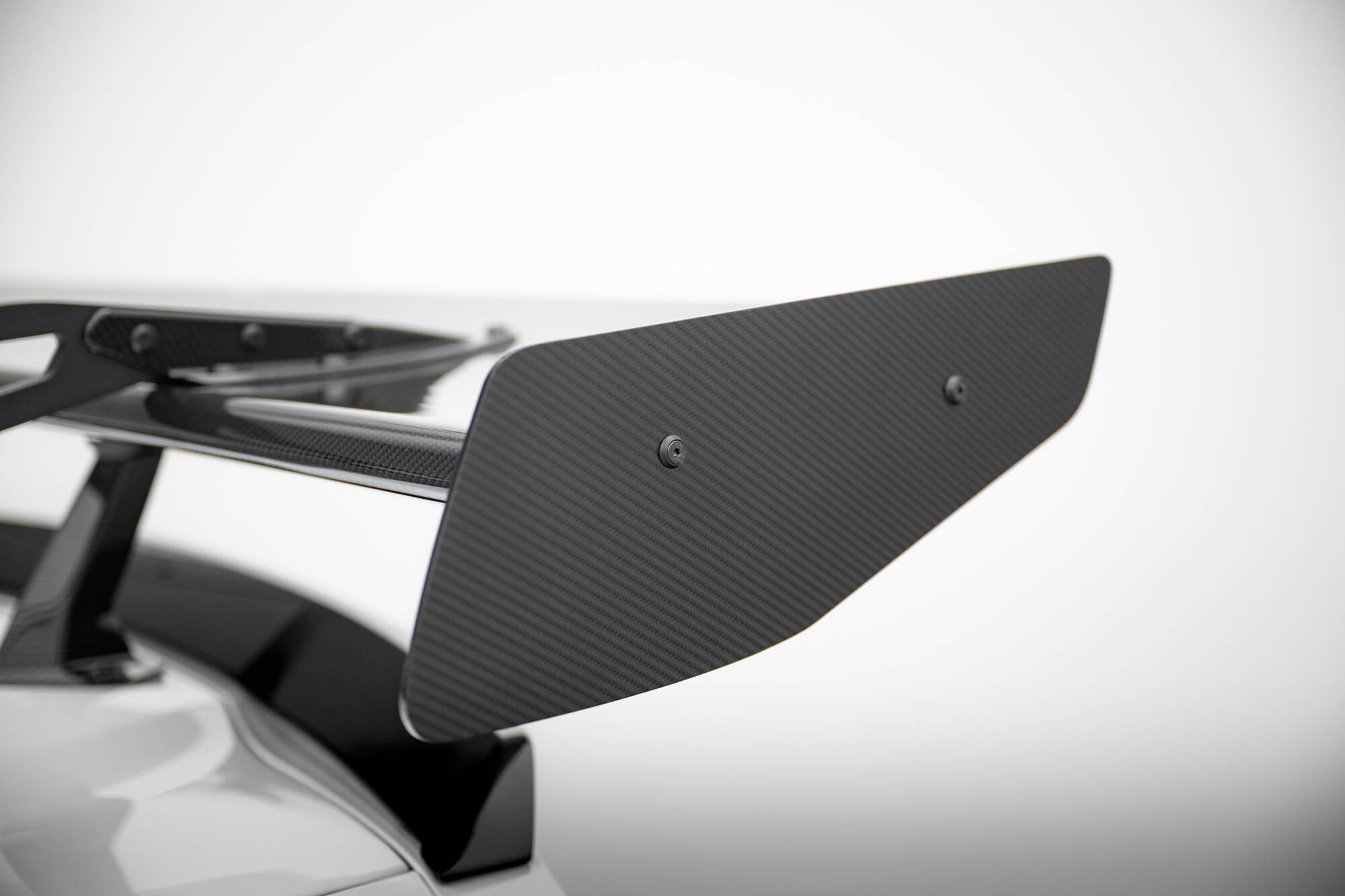 Maxton Design Carbon Spoiler With Upper Swan Mounting Chevrolet Corvette Stingray / Grand Sport C7 für Chevrolet Corvette C7