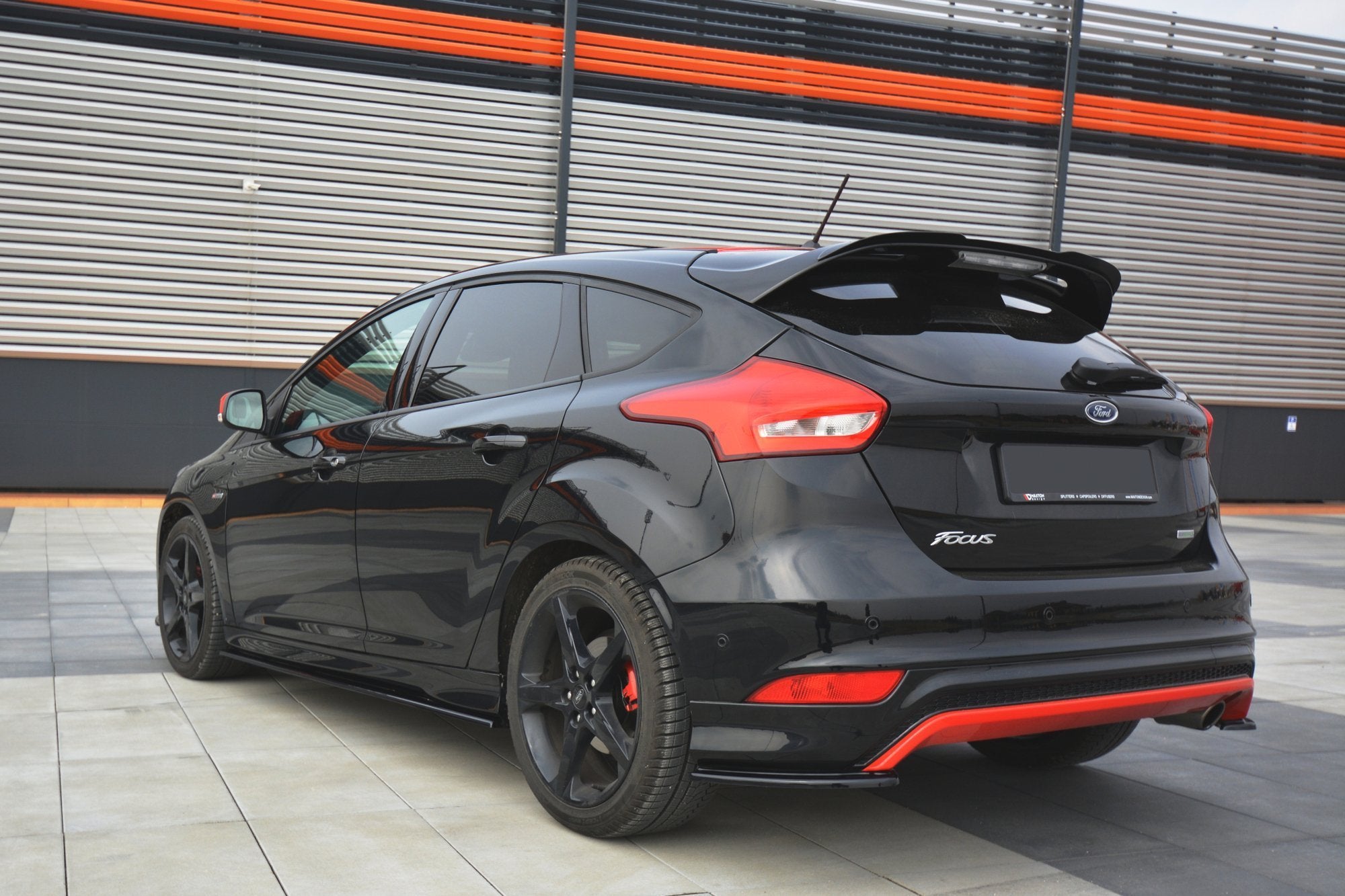 Maxton Design Spoiler CAP passend für Ford Focus ST-Line Mk3 FL schwarz Hochglanz