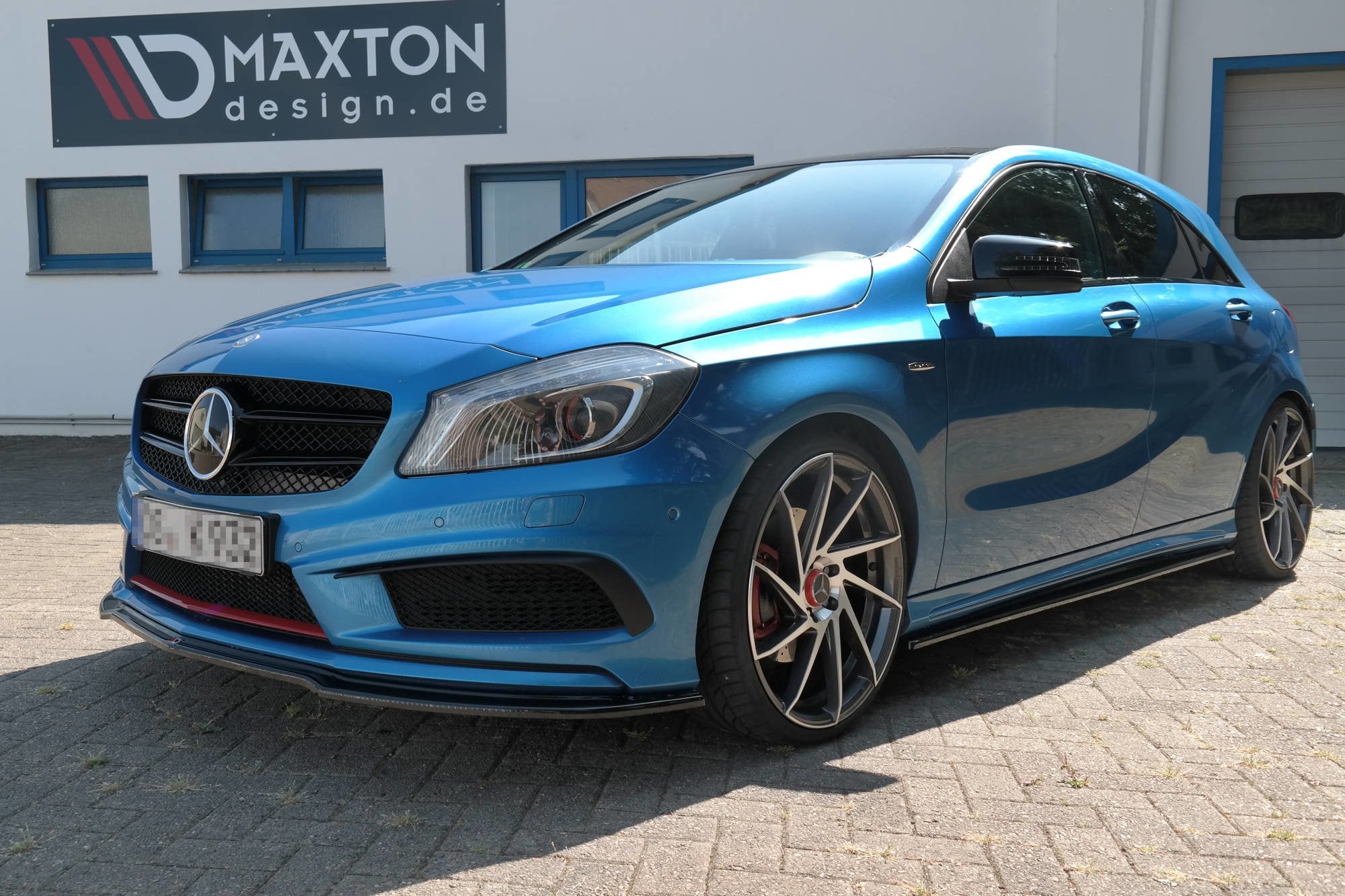 Maxton Design Street+ Spoilerlippe Front Ansatz passend für Mercedes W176 AMG-LINE vor Facelift schwarz Hochglanz