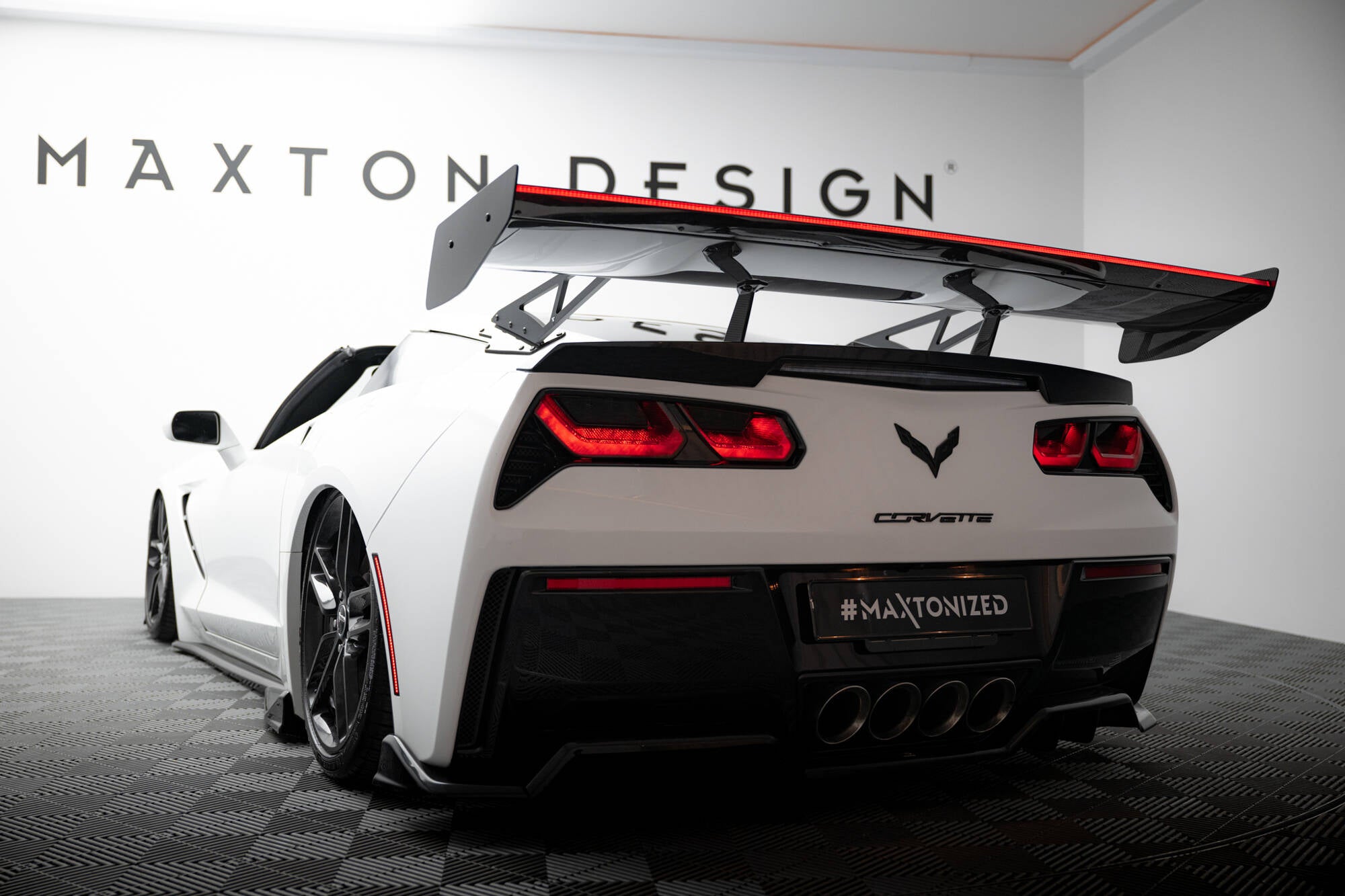 Maxton Design Carbon Spoiler With Upper Swan Mounting + LED Chevrolet Corvette Stingray / Grand Sport C7 für Chevrolet Corvette C7