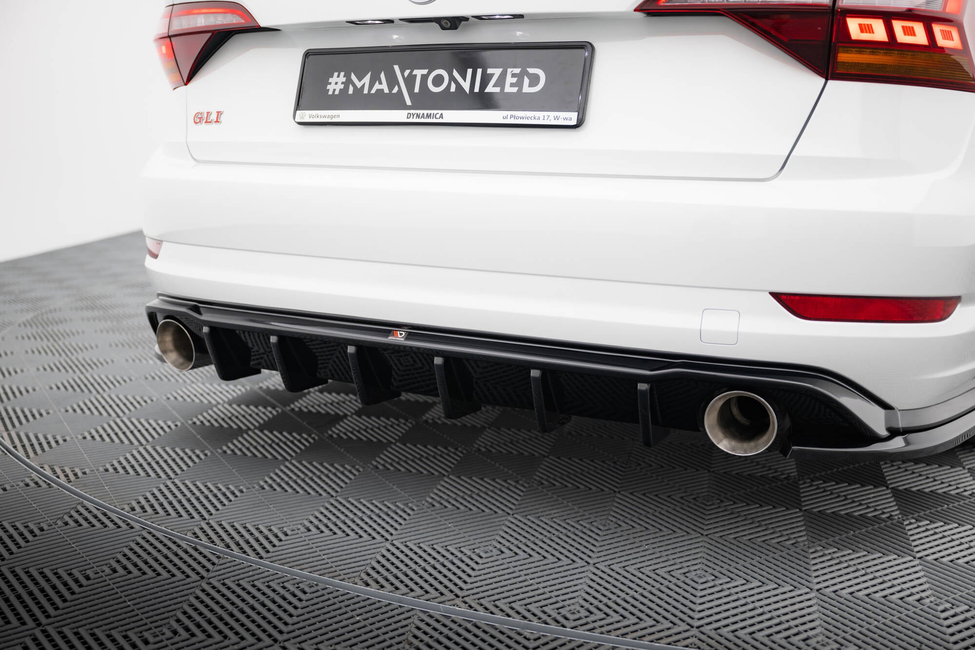 Maxton Design Diffusor Heck Ansatz passend für VW Jetta GLI Mk7 schwarz Hochglanz