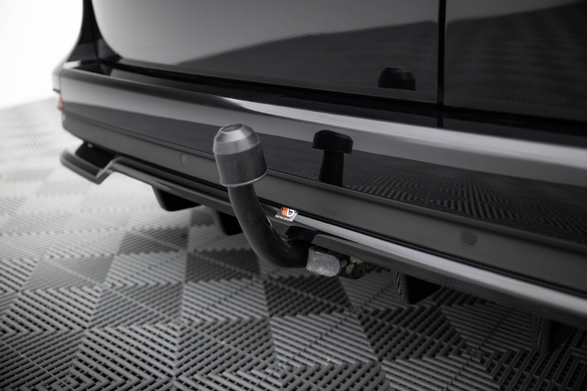 Maxton Design Street+ Mittlerer Diffusor RACE passend für Mercedes-Benz T W420 schwarz Hochglanz