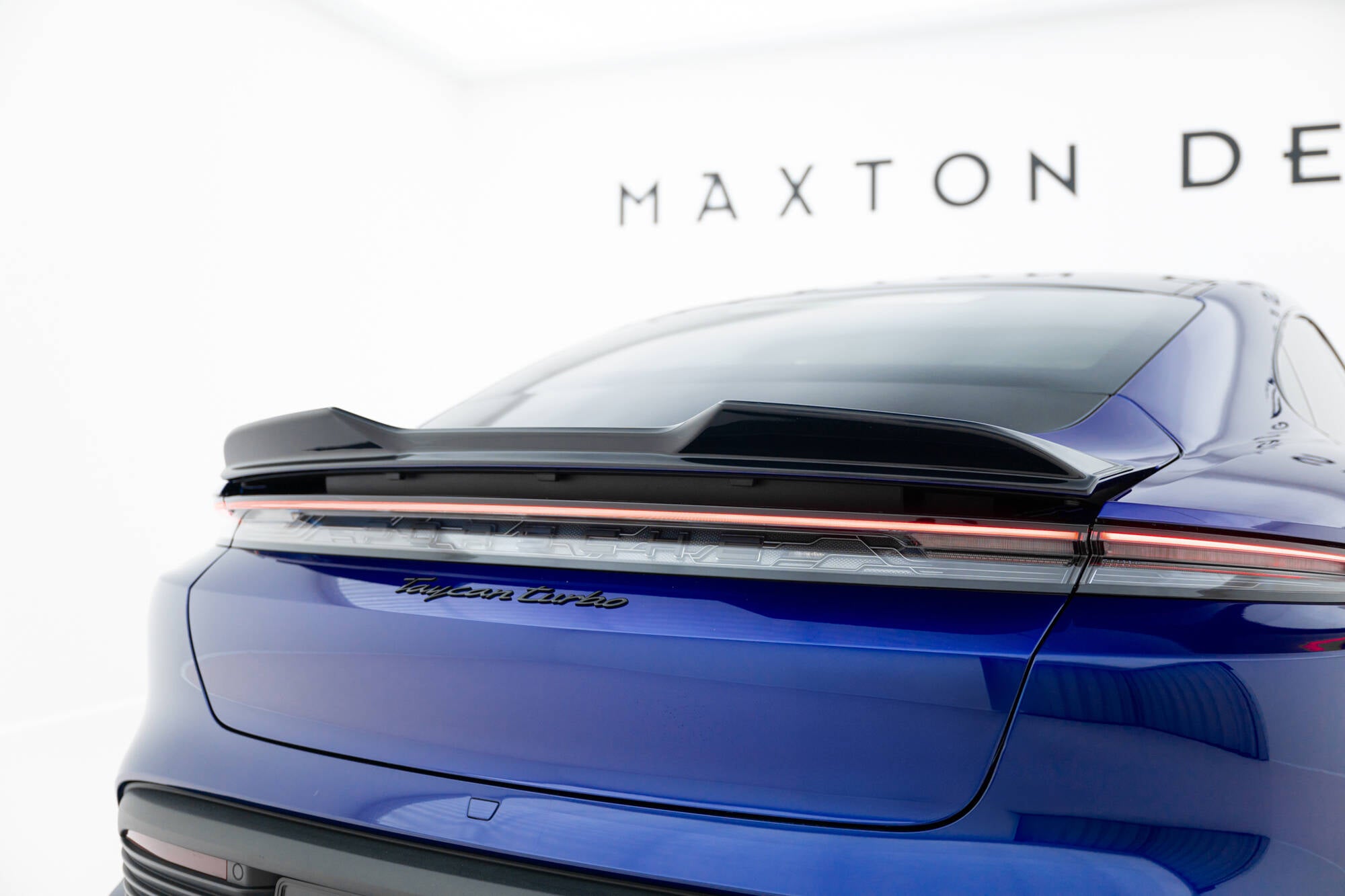 Maxton Design Spoiler CAP 3D passend für Porsche Taycan Turbo S Mk1 schwarz Hochglanz